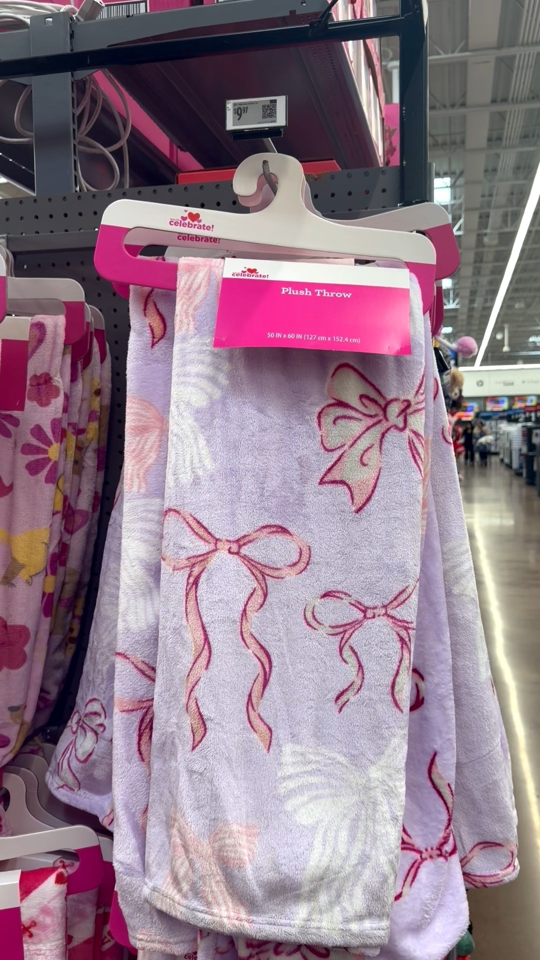Bow plush throw🎀

#LTKHome #LTKValentine