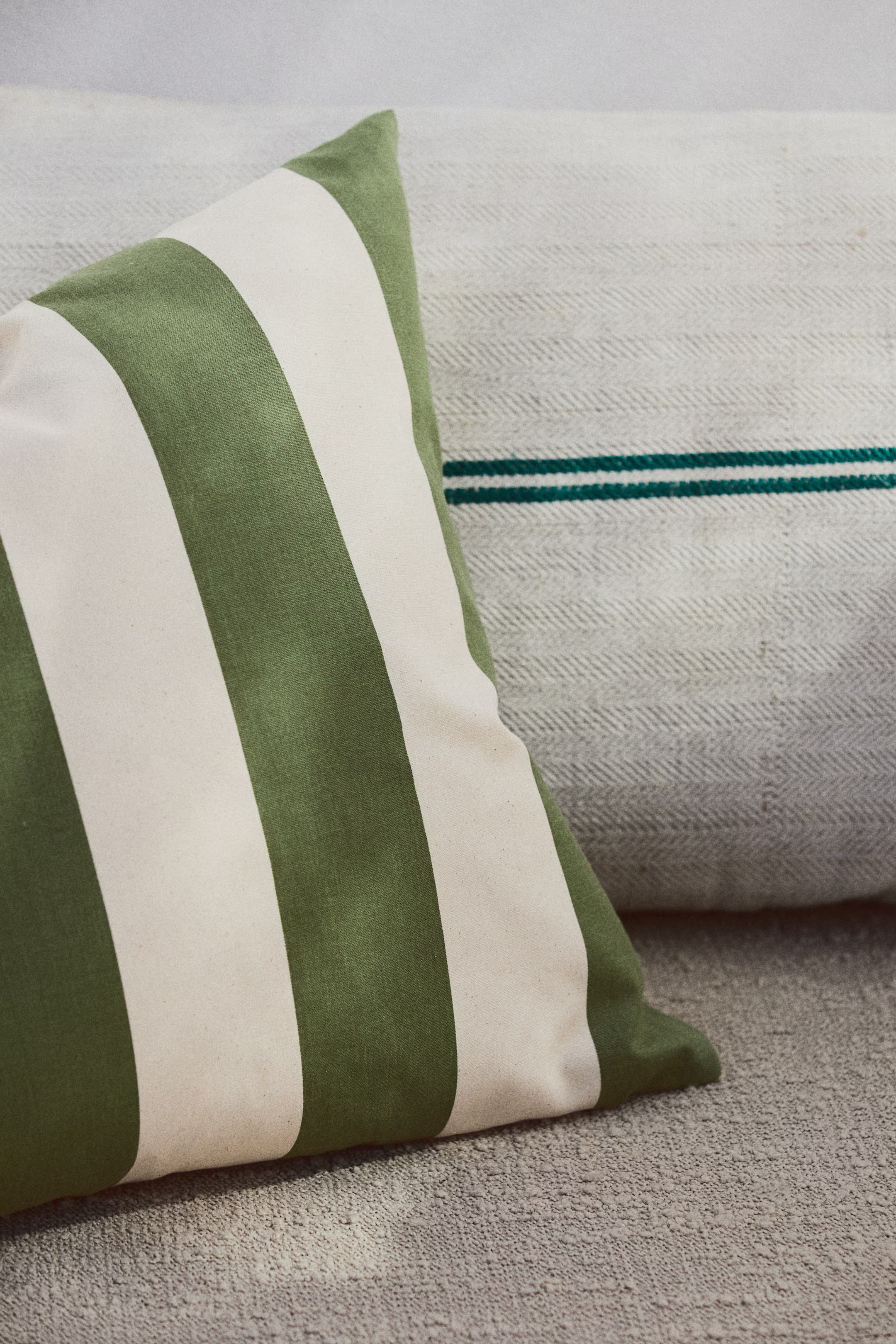 Outdoor Cushion Cover | H&M (US + CA)