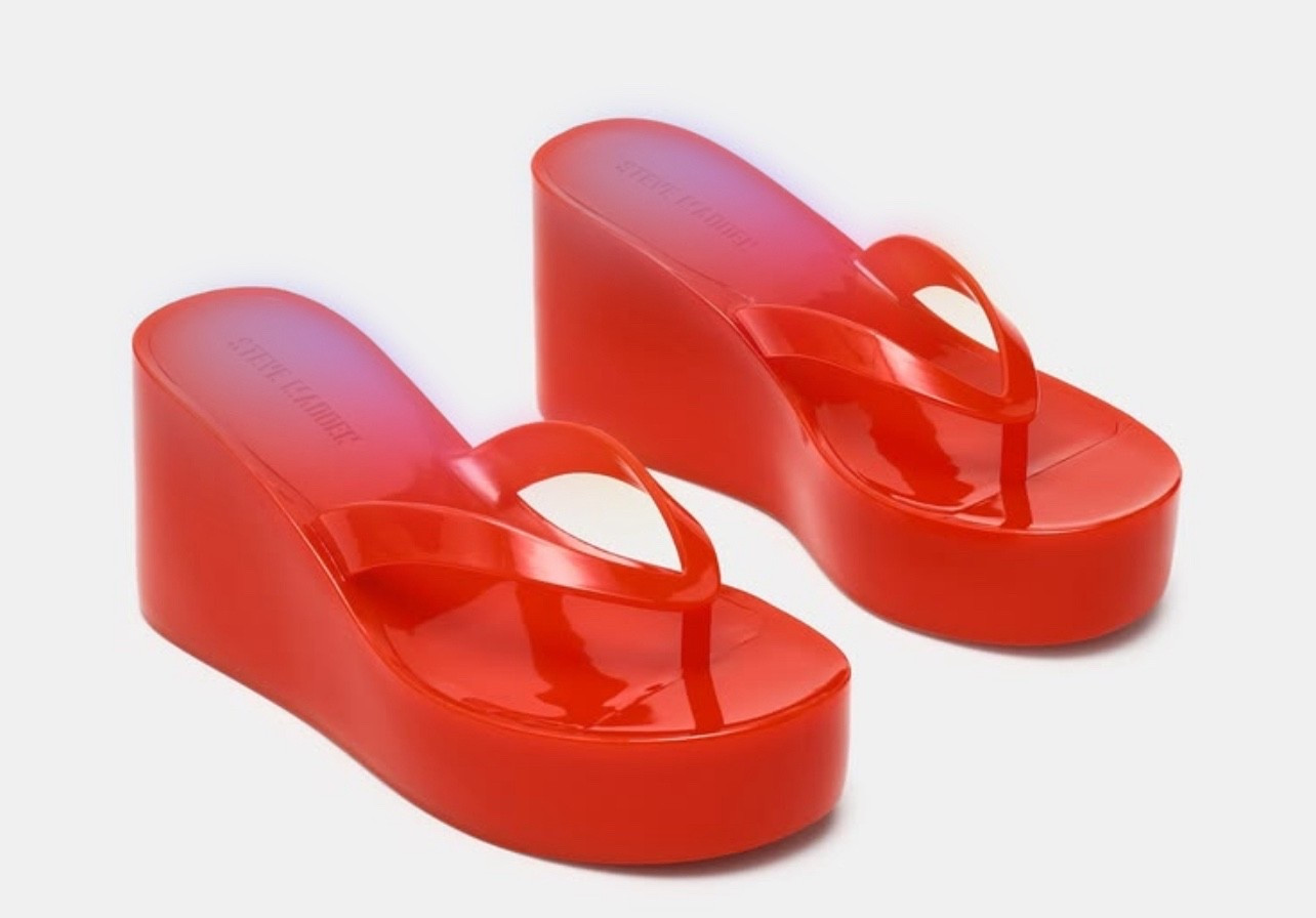 Steve Madden
Bringing back 00’s era with JELLA RED
Come in black and white also.