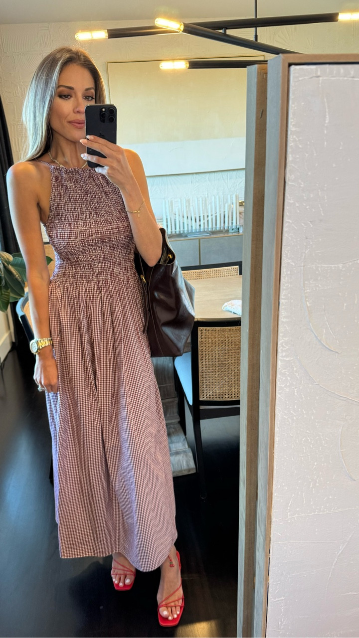 A cute dress, cute shoes, and two even cuter dinner dates 🤍❤️ that’s all it takes 

Dress @faithfullthebrand 
Shoes @larroude 
Sweater @lalignenyc 
Bag @zara 

#larroude #SimpleMagic #OOTN #ChicAndSweet #Summerstyle #momstyle #redheels

#LTKSaleAlert #LTKSeasonal #LTKWorkwear