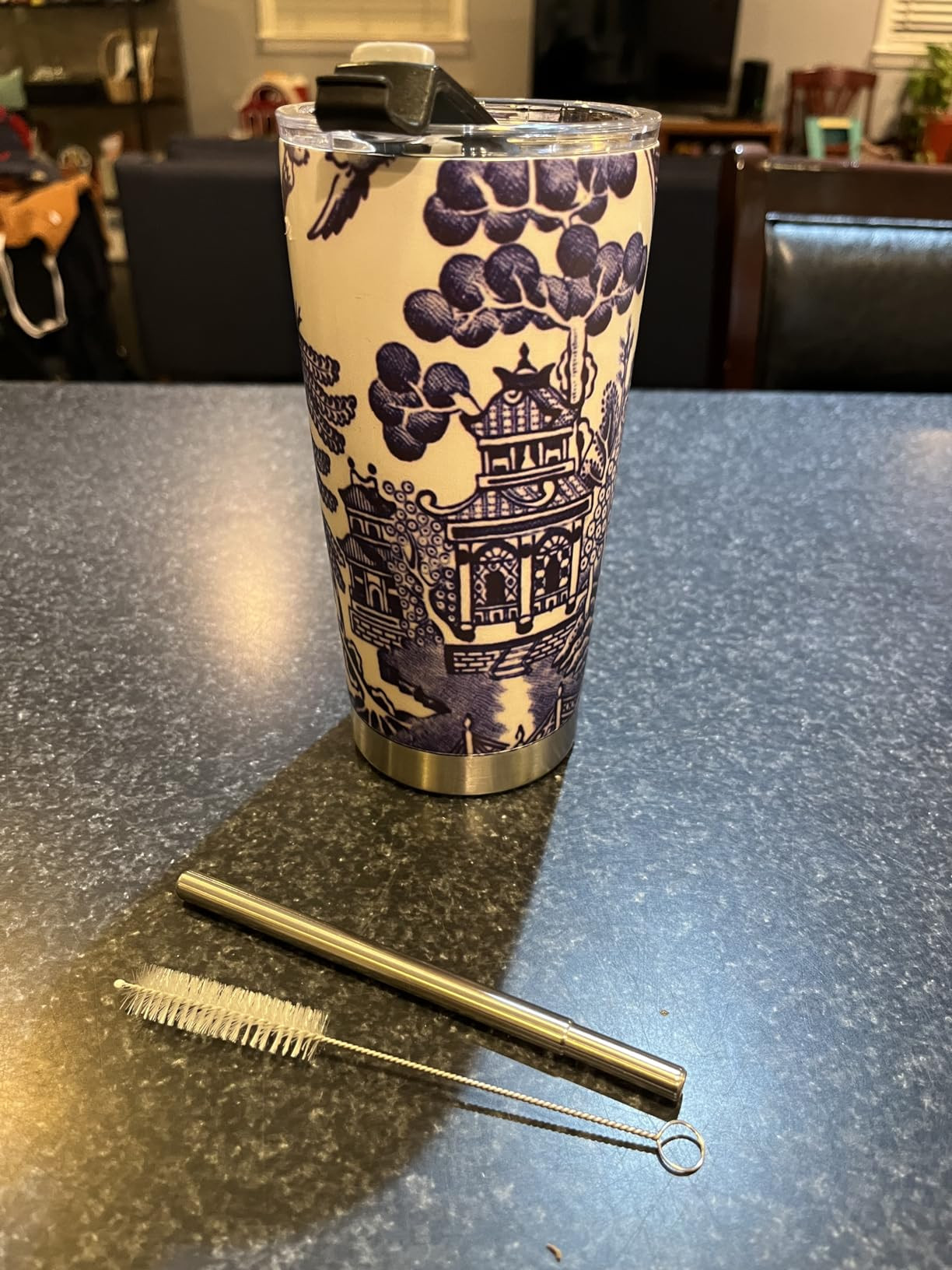 Blue Vintage Toile De Jouy 20oz Insulated Stainless Steel Tumbler With Lids And Straws Stainless ... | Amazon (US)