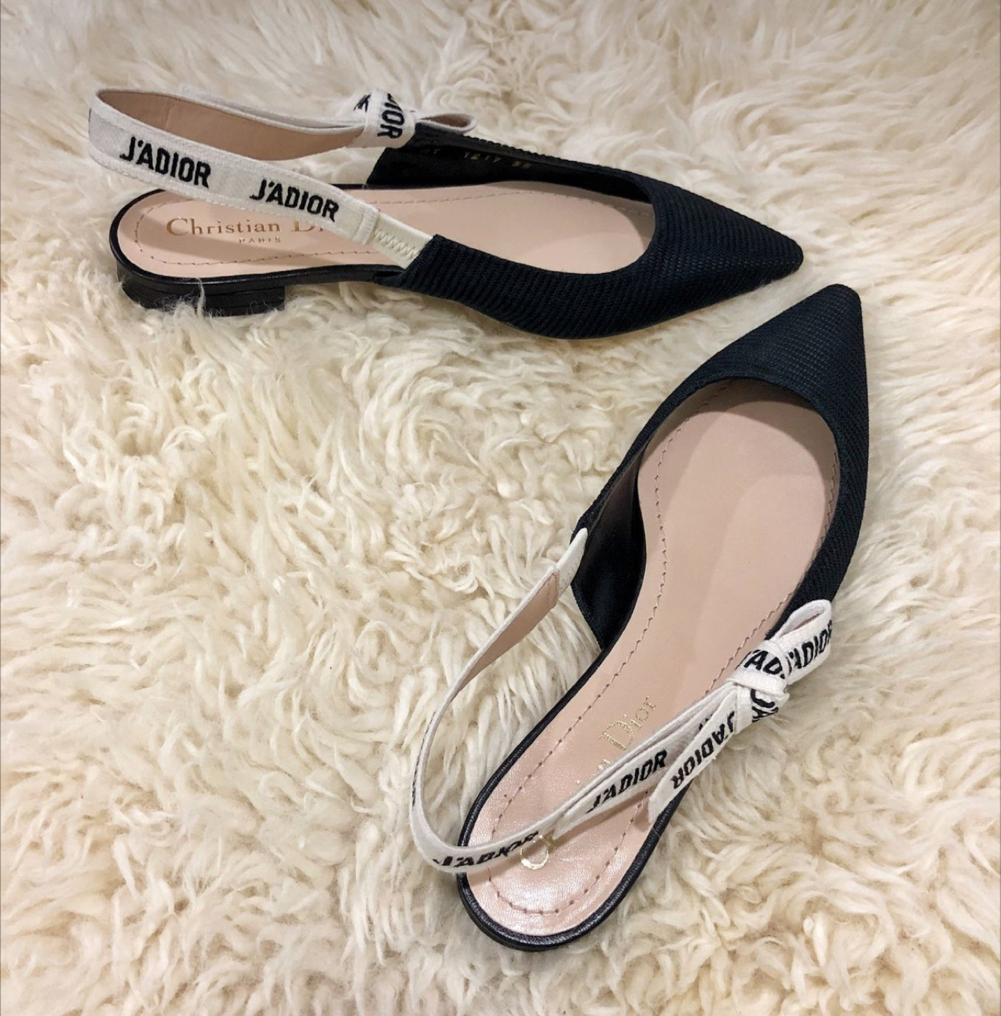 Dior flats 
#dhgate

#LTKsalealert #LTKshoecrush #LTKfindsunder100