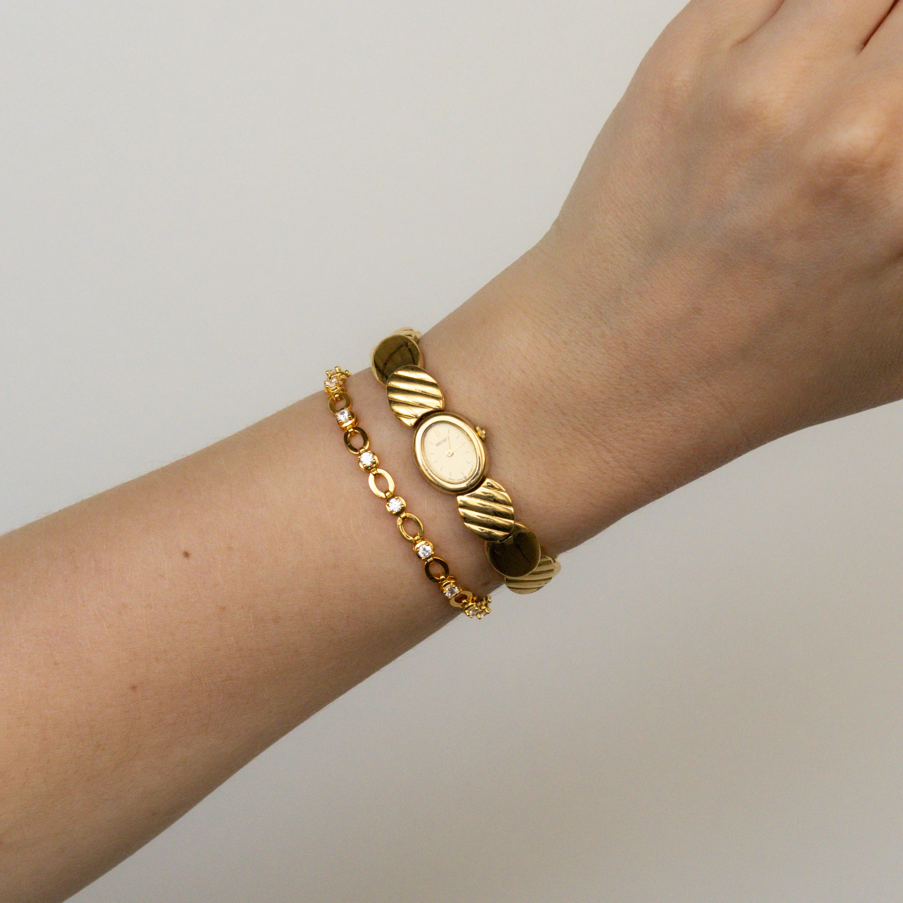 Vintage Seiko Dainty Oval Gold Women's Watch | Caitlyn Minimalist | Caitlyn Minimalist