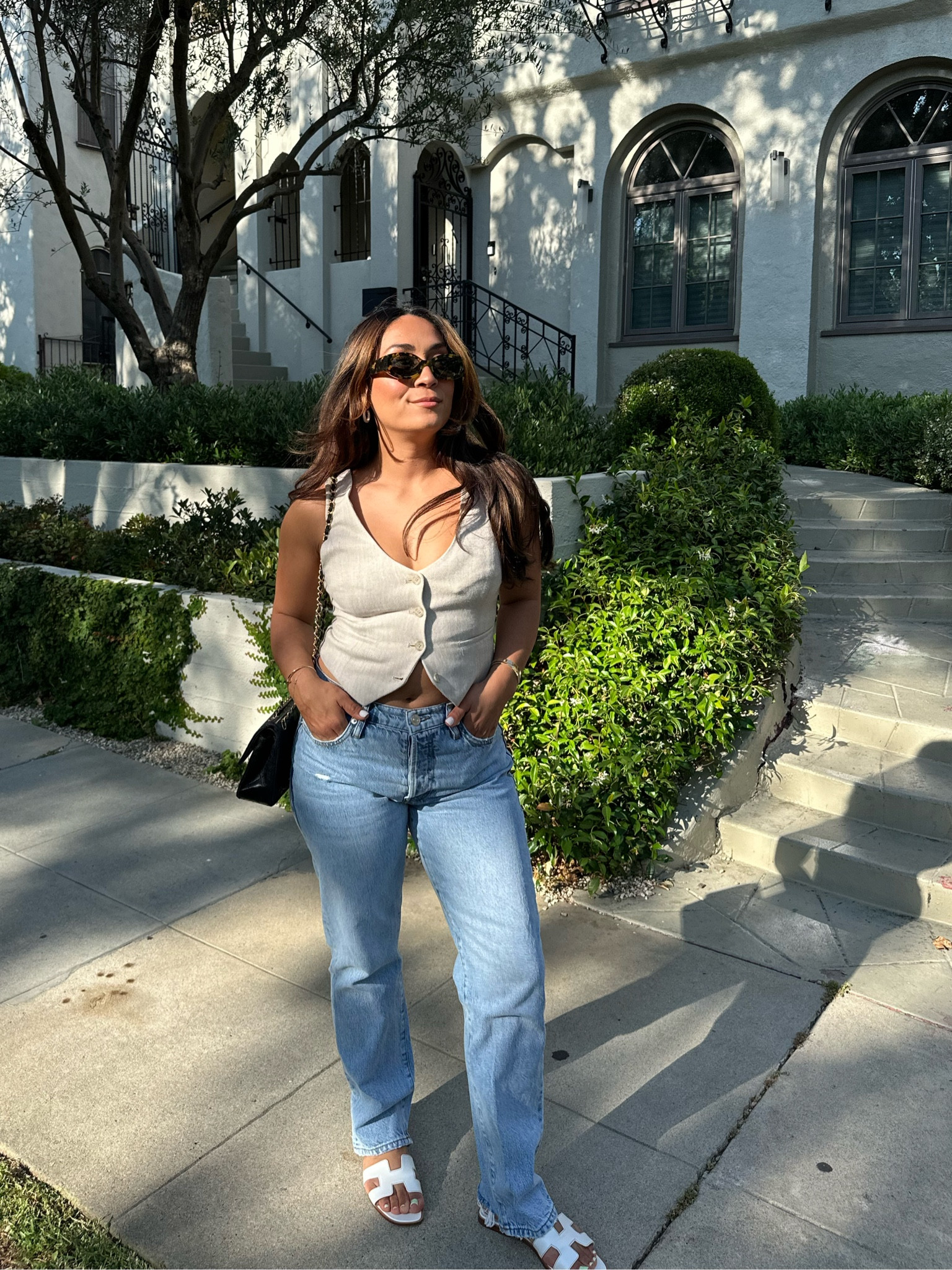 Fitted vest and Frame Le Slouch jeans for a perfect summer day! Casual and chic for summer. 


#LTKstyletip