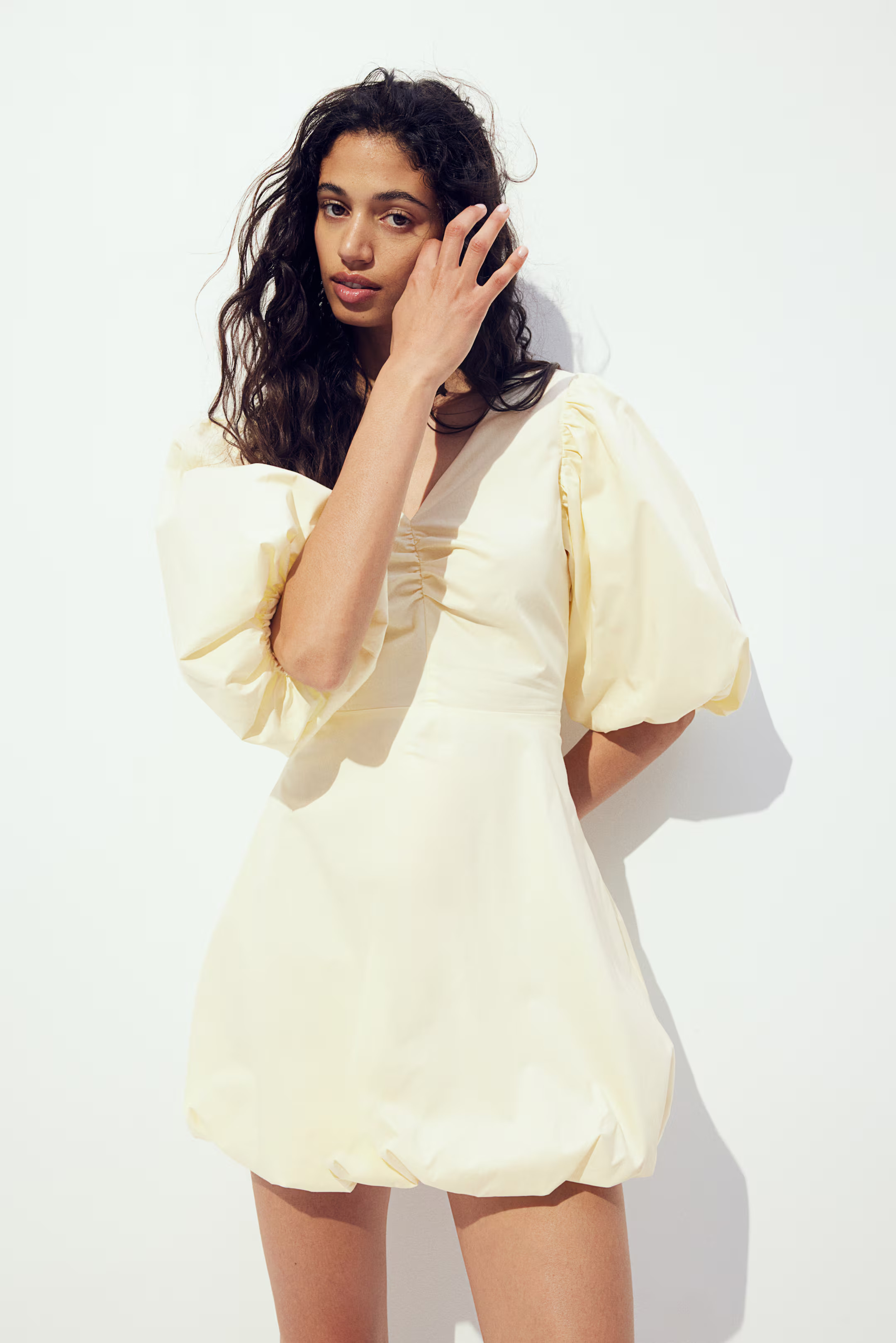 Robe bouffante avec dos à nouer | H&M (FR, IT, ES, PT, BE)