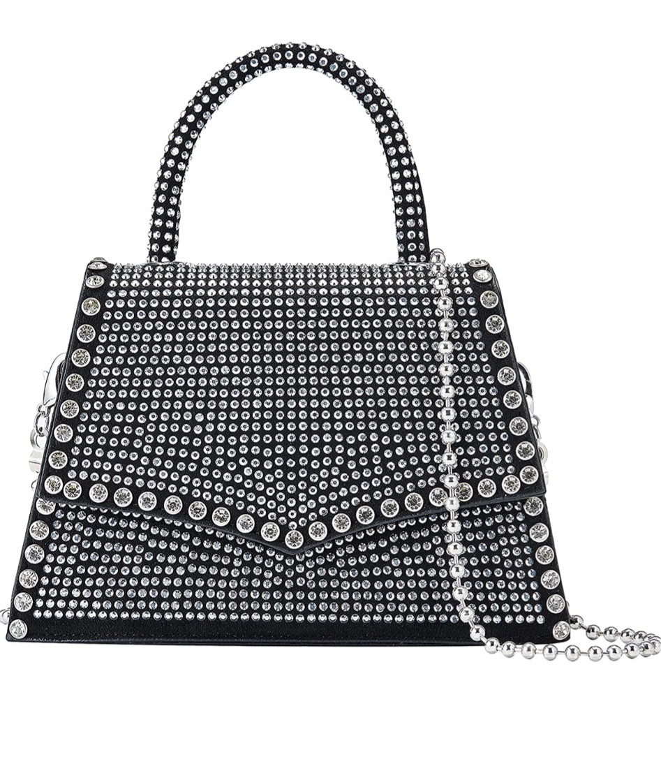 This bag is on sale! Perfect for the holidays !

#LTKsalealert #LTKitbag #LTKunder50