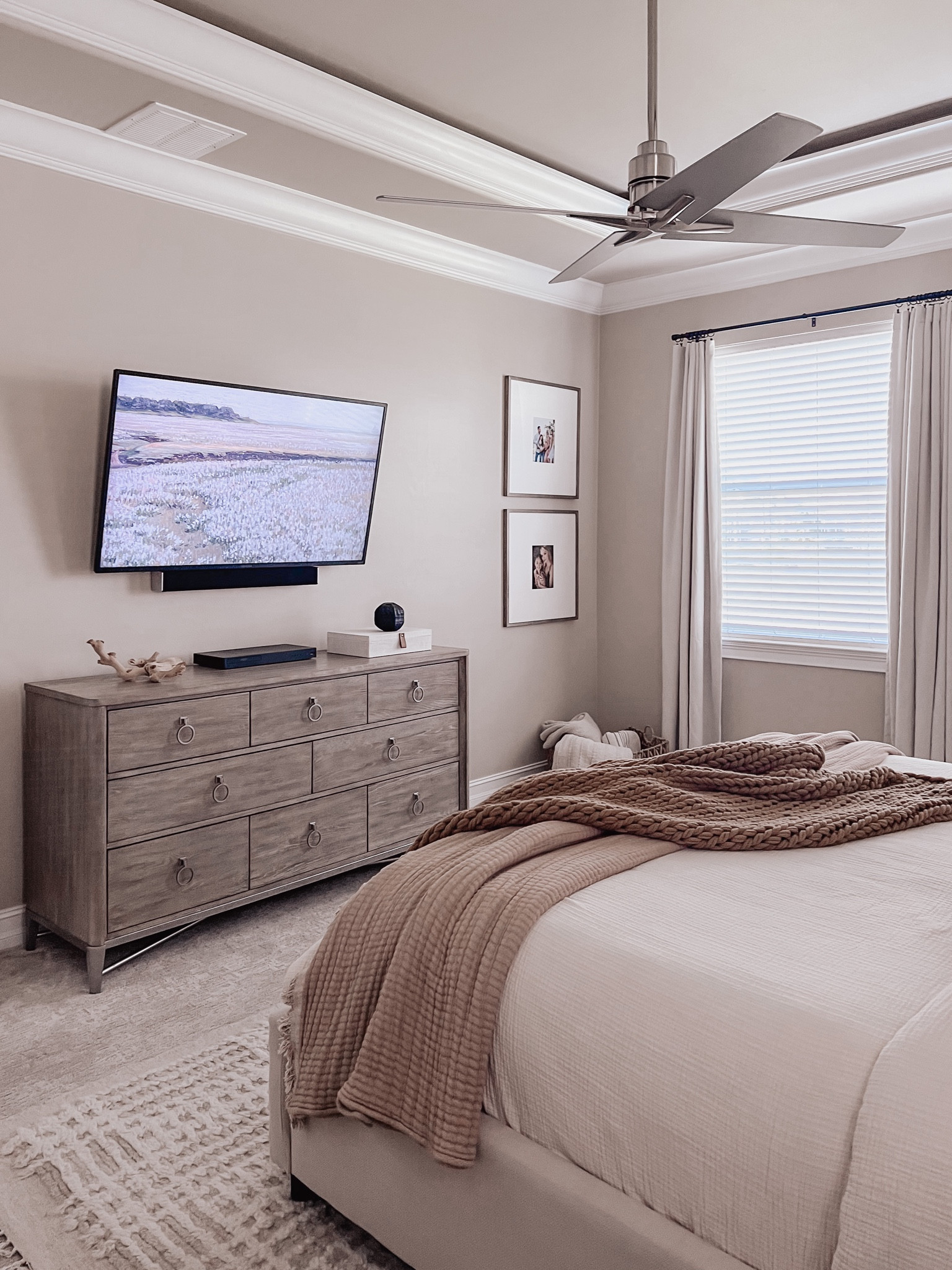 Bedroom decor, bedding, bedroom Inspo, neutral bedroom, neutral decor, home decor. 

#LTKhome