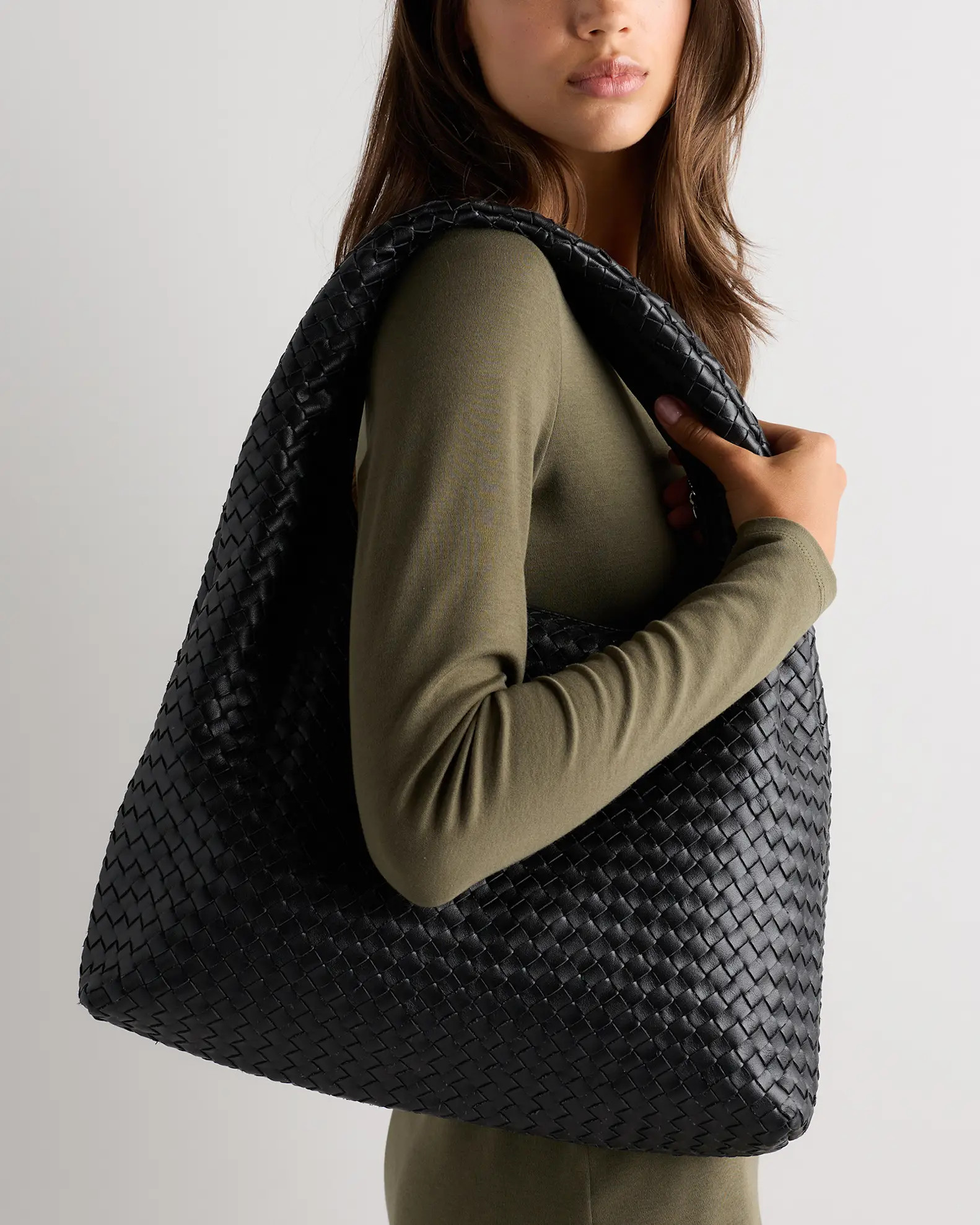 Elodie Handwoven Shoulder Bag | Quince
