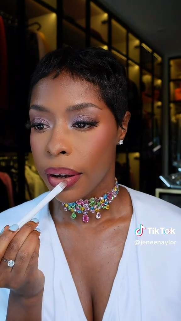 Pro Beauty Tip: Set your lips and corners of your mouth to ensure a longer-lasting lipstick and gloss application! 

 #LTKU #LTKFindsUnder50 #LTKBeauty