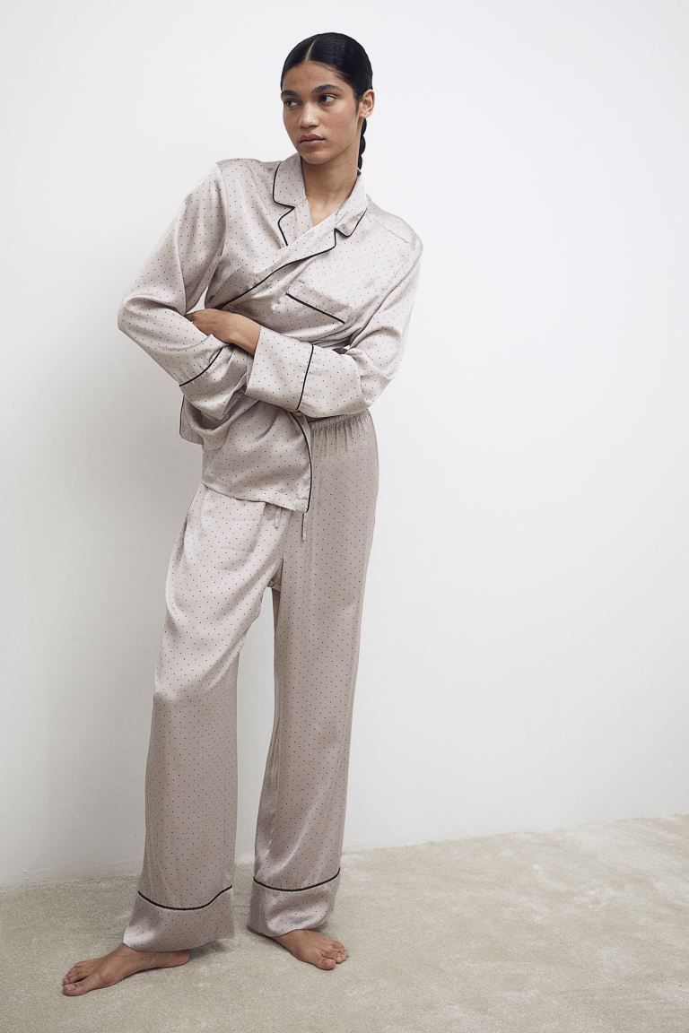 Pyjama en satin avec chemise et pantalon - Gris clair/pois - FEMME | H&M FR | H&M (FR & ES & IT)