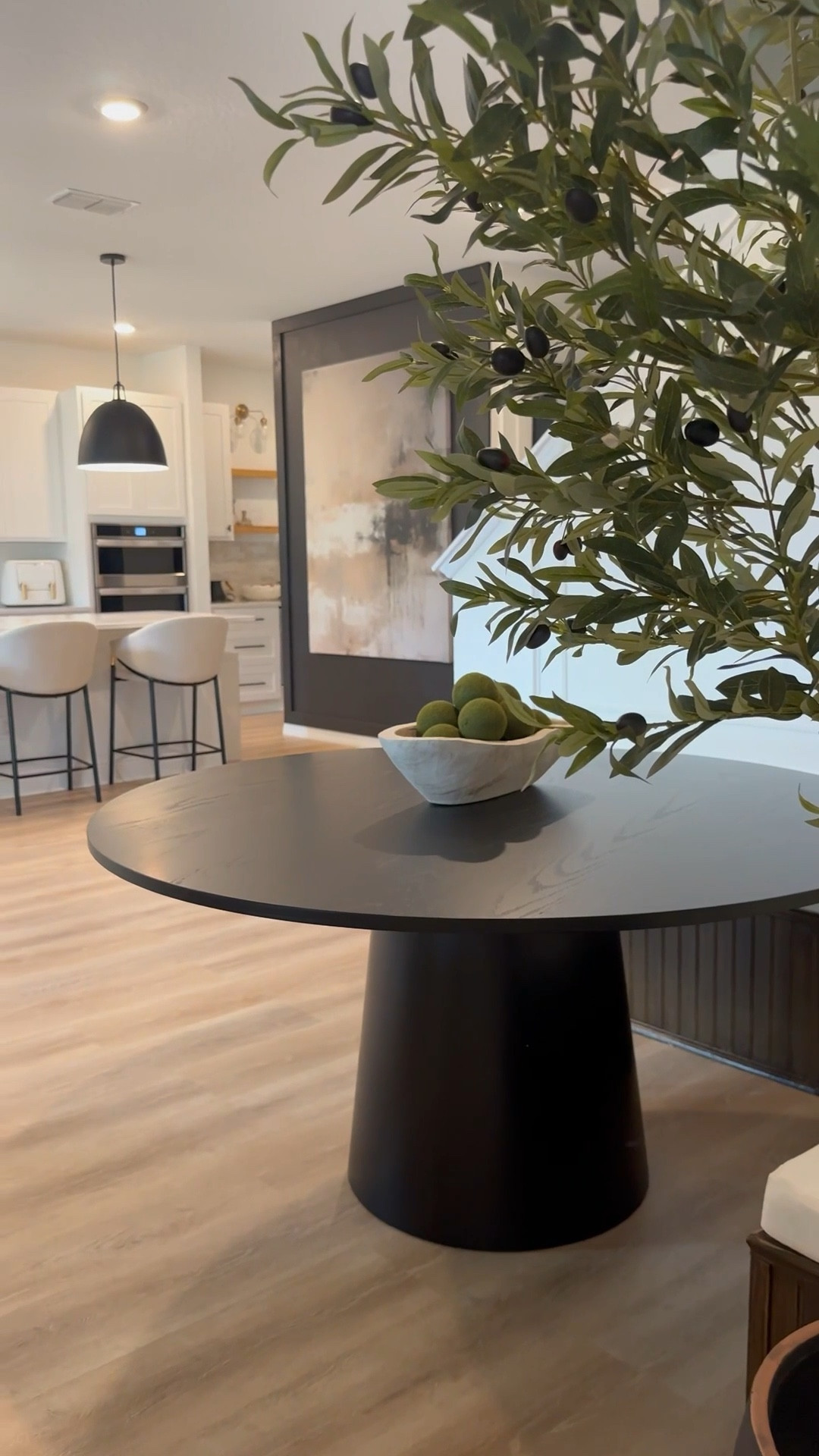 Looking for an elegant and minimal dinning table? I can’t recommend this gorgeous pedestal table enough! Available in different colors 🖤



Dining table
Dining room table
Home
Home decor
Modern upholstered chairs
Restoration hardware look for less
Luxe for less
Black round table
Modern furniture

#LTKHome