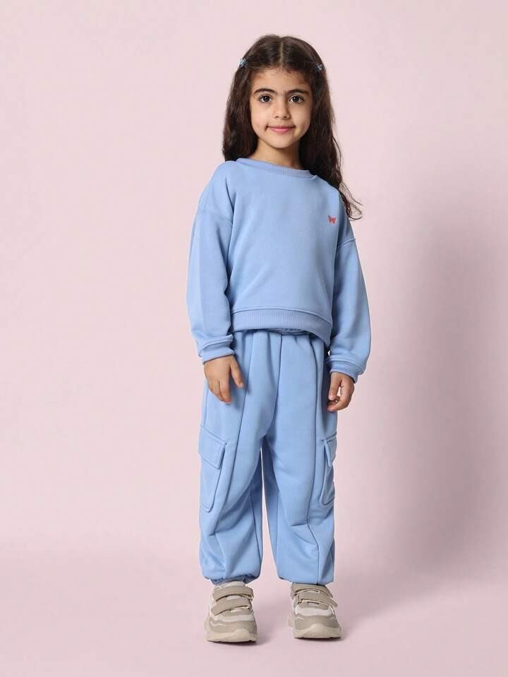 SUMWON Young Girls Everyday Play Sweatshirt With Cargo Jogger With Front Butterfly Graphic Print & Back Emboss Print 2 Piece Set | SHEIN
