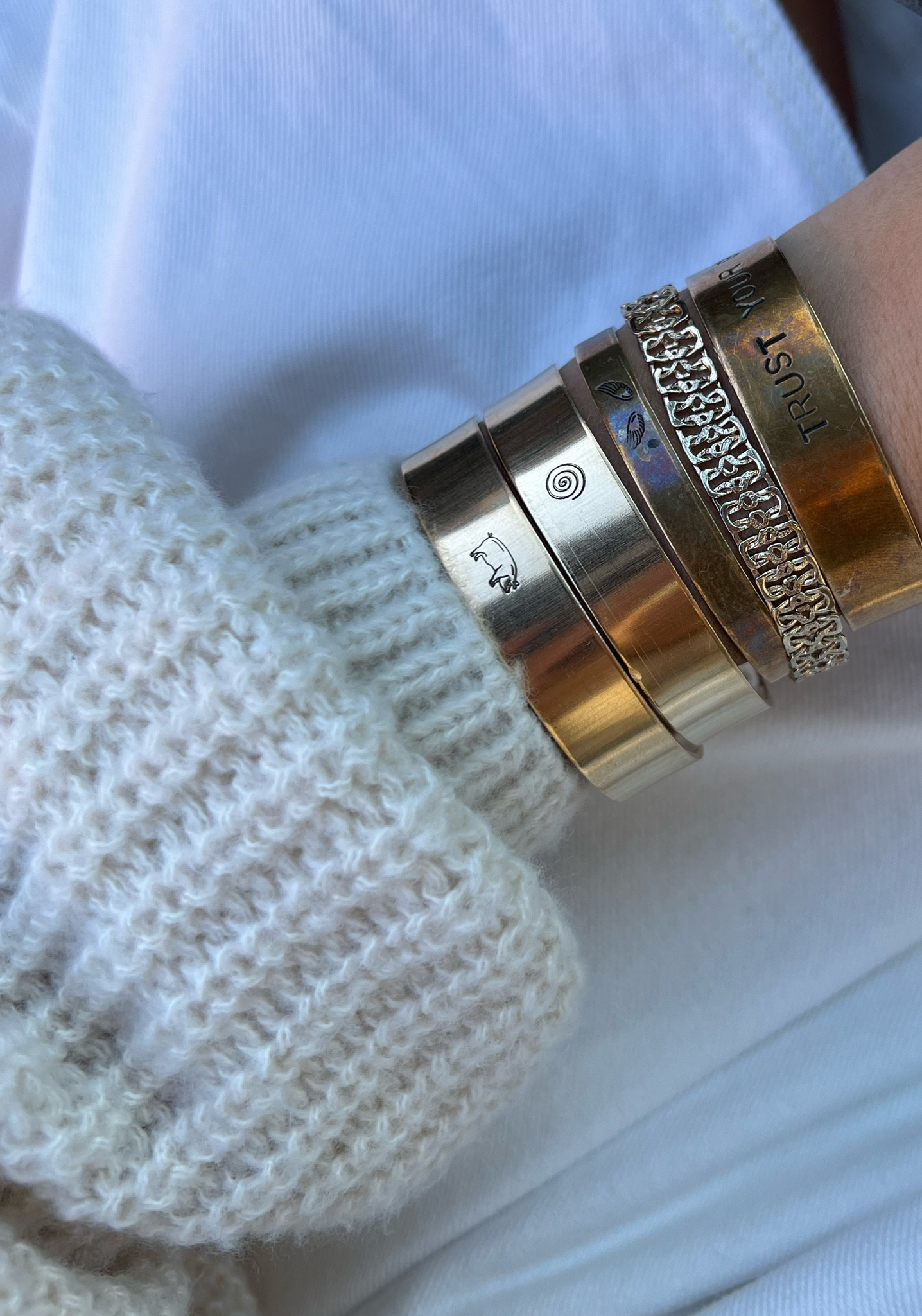 fave sweater + bracelet combo 🍂