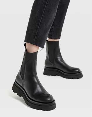 Stradivarius pull on chelsea boots in black | ASOS (Global)