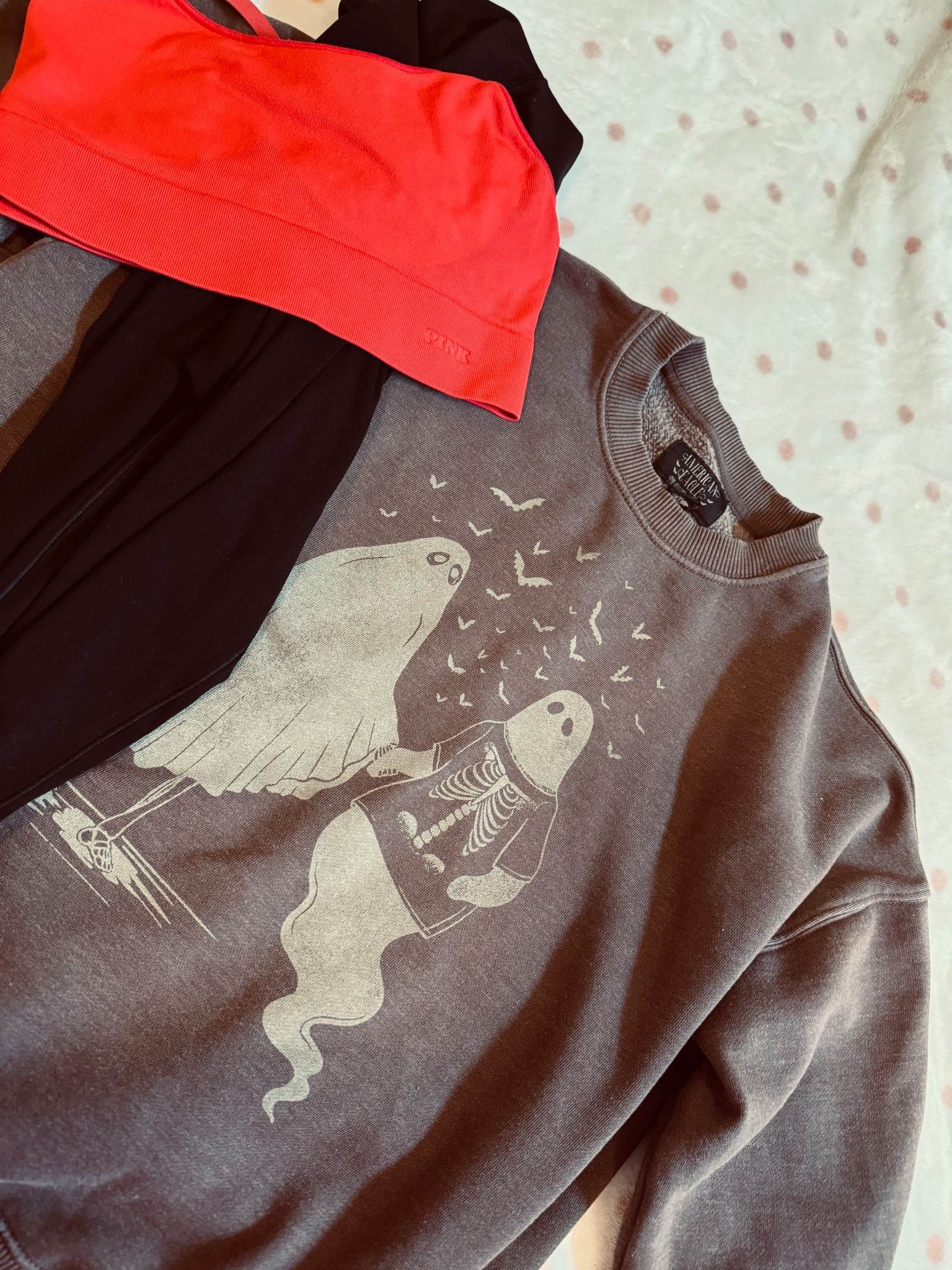 Cozy outfit inspo! I have been loving this crewneck from American eagle paired with aerie leggings and a buttery soft sports bra. Perfect for those chilly fall days that are soon to come 👻

#LTKSeasonal #LTKFindsUnder100 #LTKStyleTip