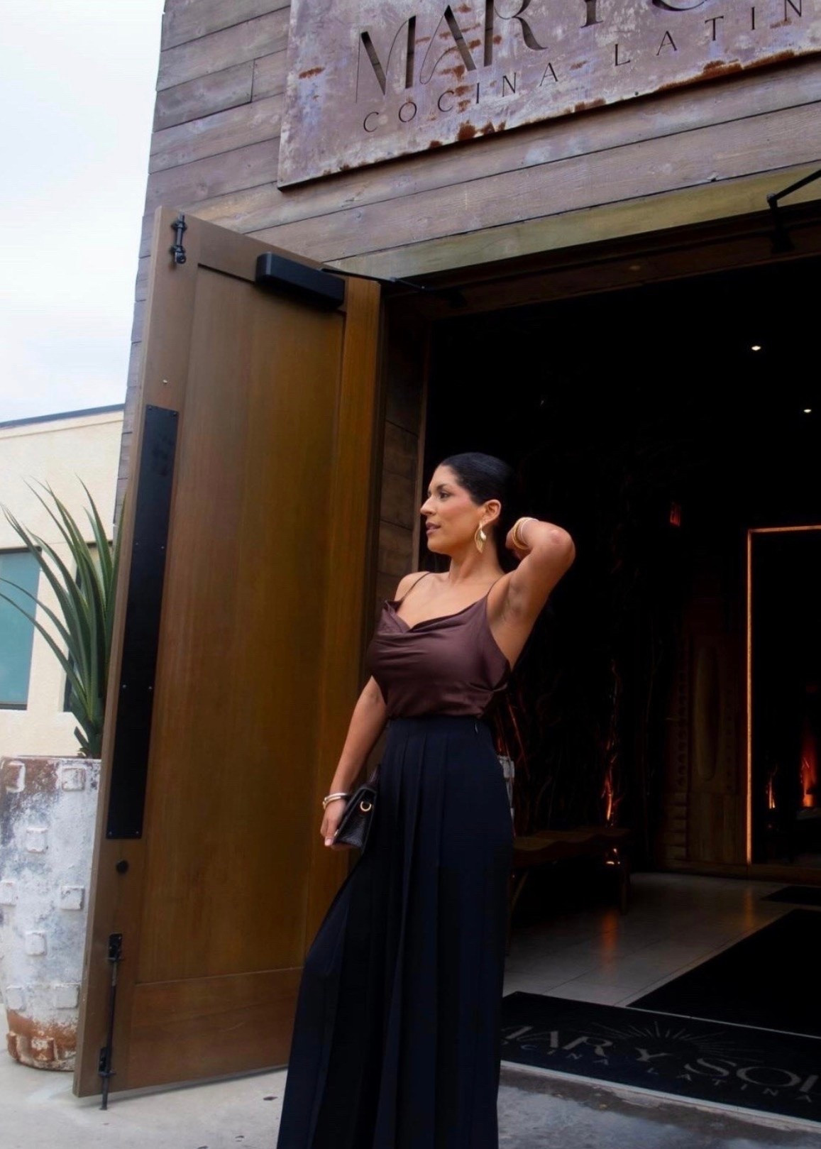 🤎 Chocolate brown and classic black will always be a timeless combination. Effortless, elegant, and perfect for dinner dates, special occasions, or whenever you want to feel a little extra dressed up. ✨

#LTKStyle #DinnerDateOutfit #ElegantStyle #NeutralFashion #DateNightLook #ClassicStyle #FashionInspo #ChicOutfit #OOTD #StyleInspiration

#LTKdayinmylife #LTKootd #LTKstorytime
