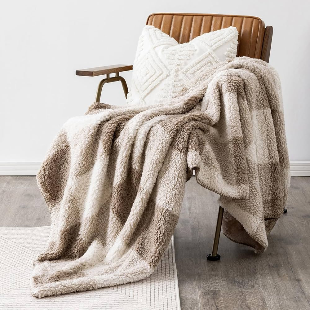 LURKA Checkered Sherpa & Polar Fleece Throw Blanket - 2-Sided Luxury Hypoallergenic Blankets for ... | Amazon (US)