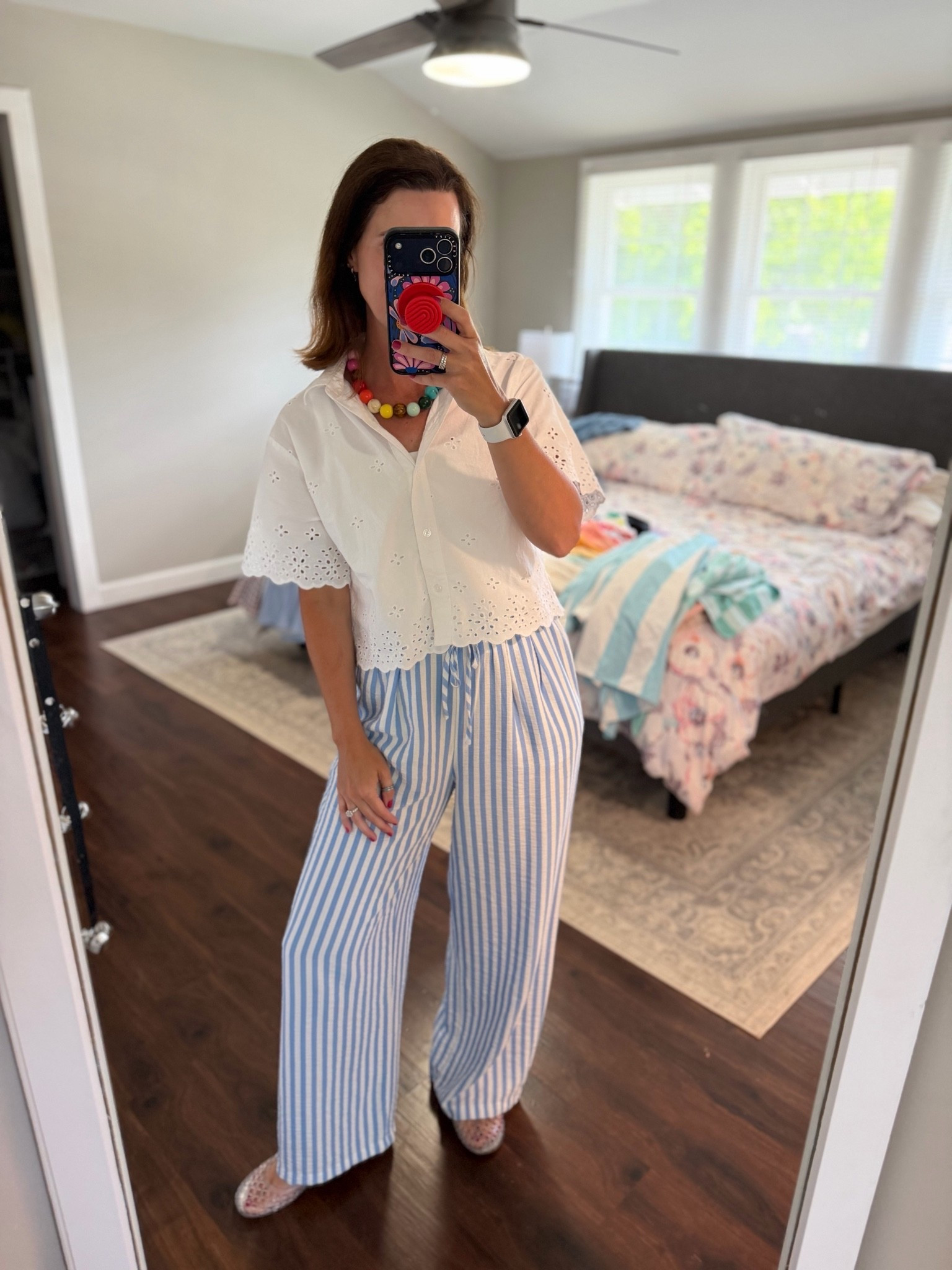 These jelly shoes are soo comfy!! Loving the details of this eyelet top and lightweight pants that you can style so many ways!!

Top - small 
Pants - small

Amazon / ootd / lightweight pants/ white top/ jelly sandals