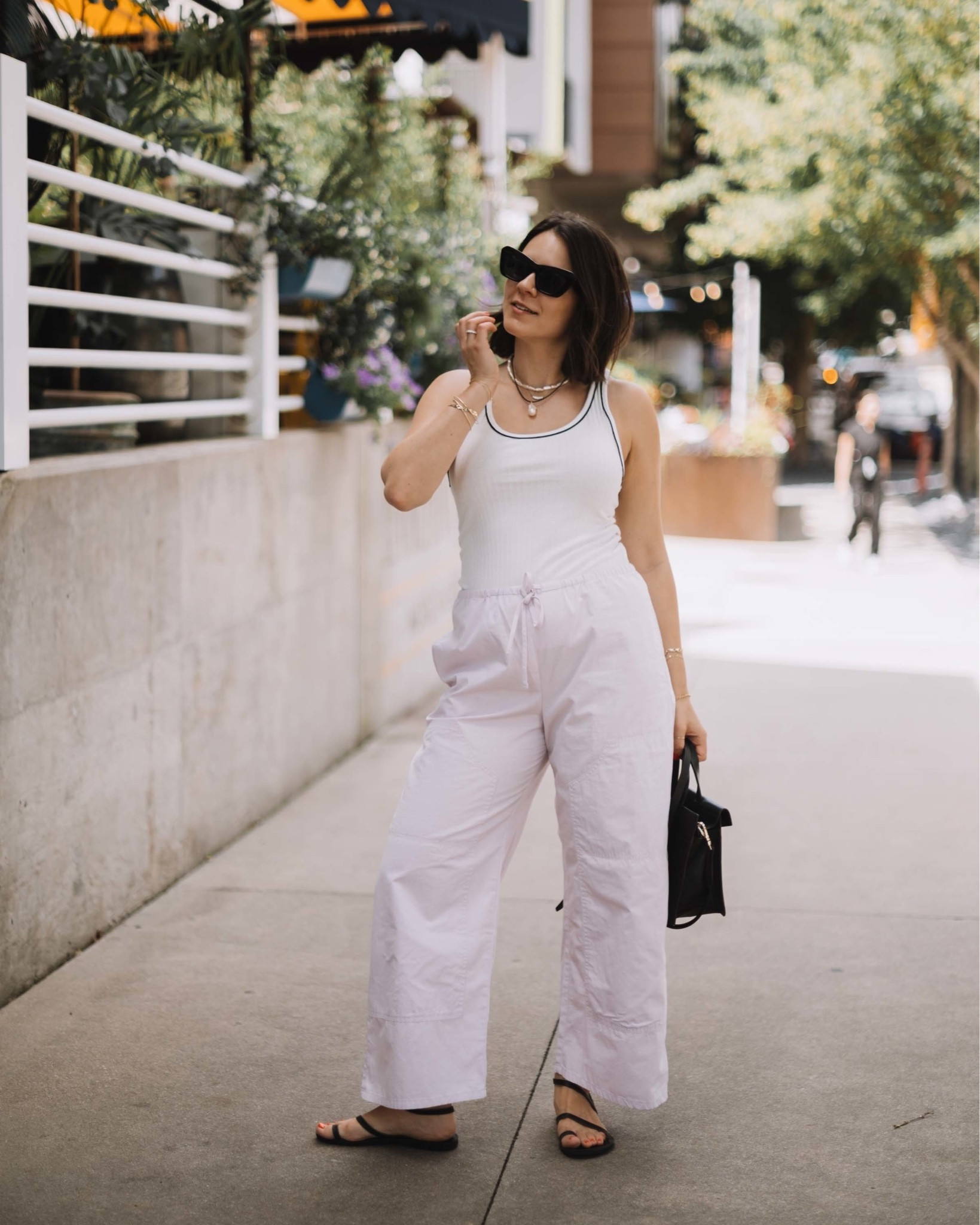 SWIPE FOR A FUN BLOOPER

These @jcrew Luna pants have been a favorite this summer. Still anxiously awaiting the red to be restocked (have a feeling that’s gonna be never). 

Shop this look by commenting SHOP

#styleover30 #summeroutfits 

📷 @kvcphotography