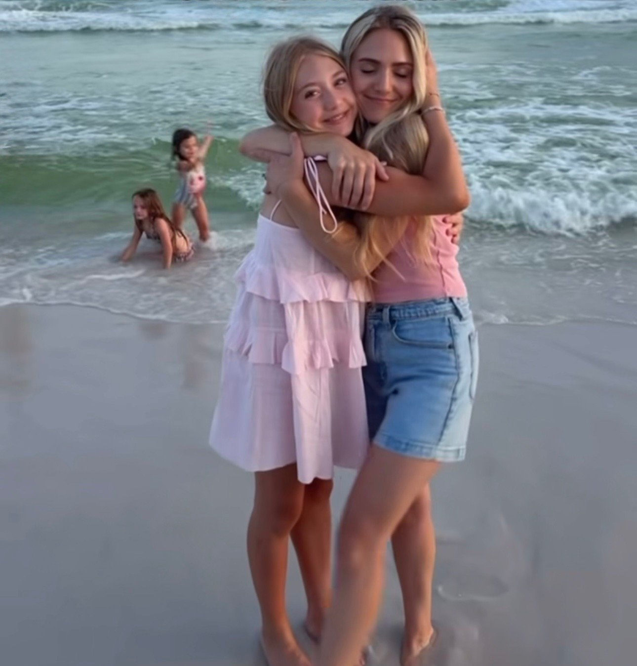 Family beach time is the best time!😍🌊☀️

#LTKStyleTip #LTKSummerEdit #LTKFamily