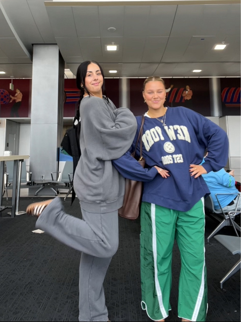 Blue sweatshirt size L
Green track pants tts M
Large in grey sweat set!!

#travelday #planeoutfit 

#LTKFindsUnder100 #LTKTravel