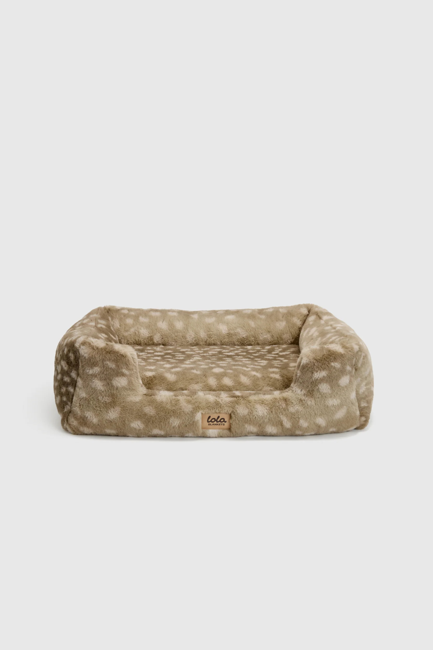 The Lola Pet Bed | Ivory Fawn | Lola Blankets