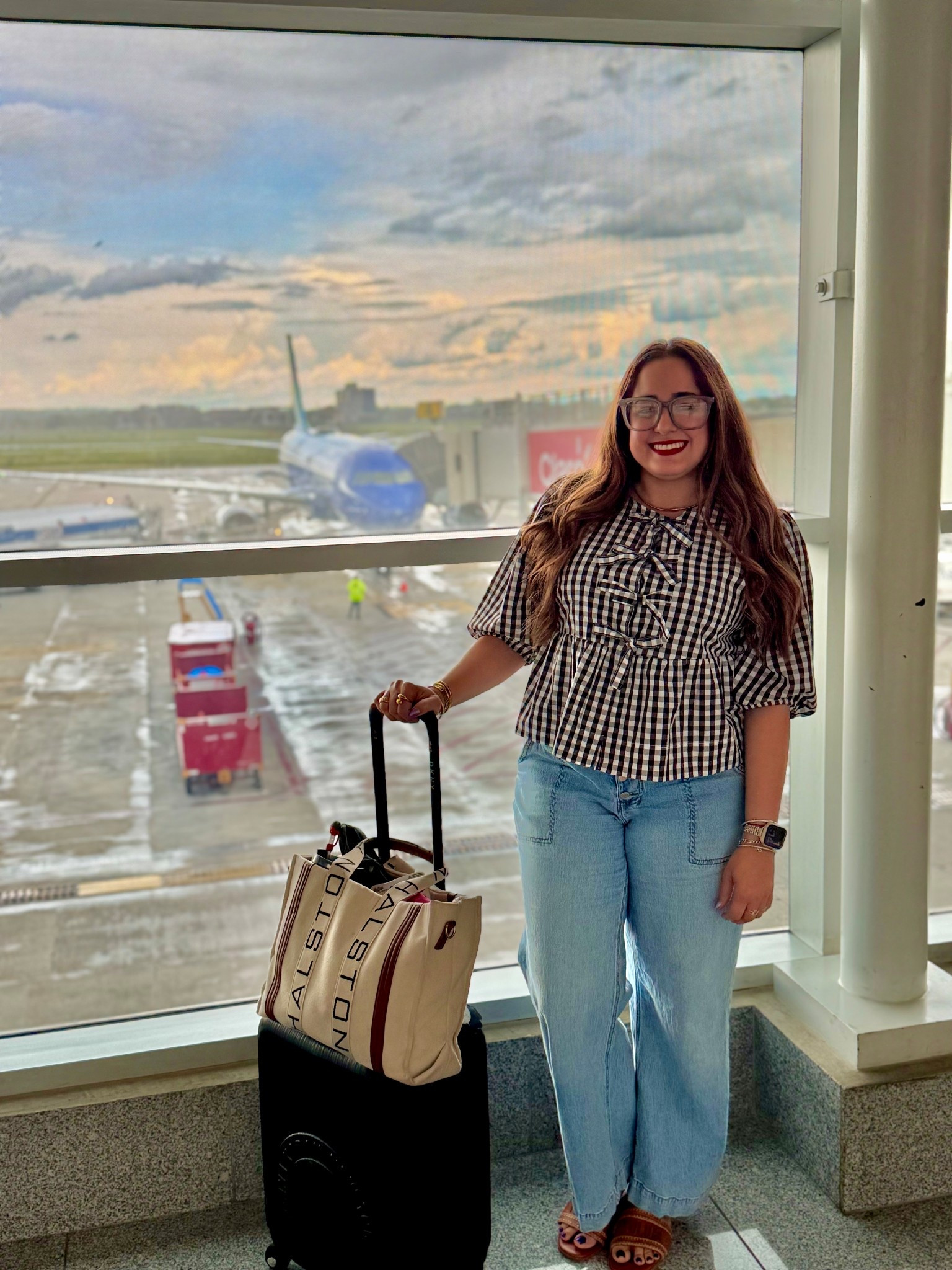 Hello from 📍Liberia, Costa Rica 🇨🇷 Bell@s, I know😬! I know this time I didn’t choose a SUPER comfy airport OOTD but these jeans from @Walmart & sandals from @Target definitely did it for me!🙌 As per ushe I’ve linked this OOTD through the LTK App. I can’t wait to show you around! To shop this post here is how:
.
.
.
.
.
.
Jewelry: JanAllureJewelry.com

#LTKStyleTip #LTKTravel #LTKSummerEdit