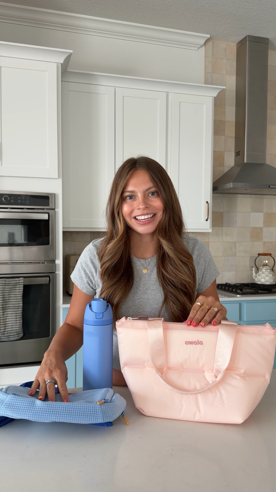 #Ad Staying hydrated & full on the golf course with @owala 🧊🙂‍↕️ Insulated Puffer Mini is great for lunches/snacks and these are my favorite water bottles!!! @Target #Target #TargetPartner #OwalaPartner

#LTKmomlife