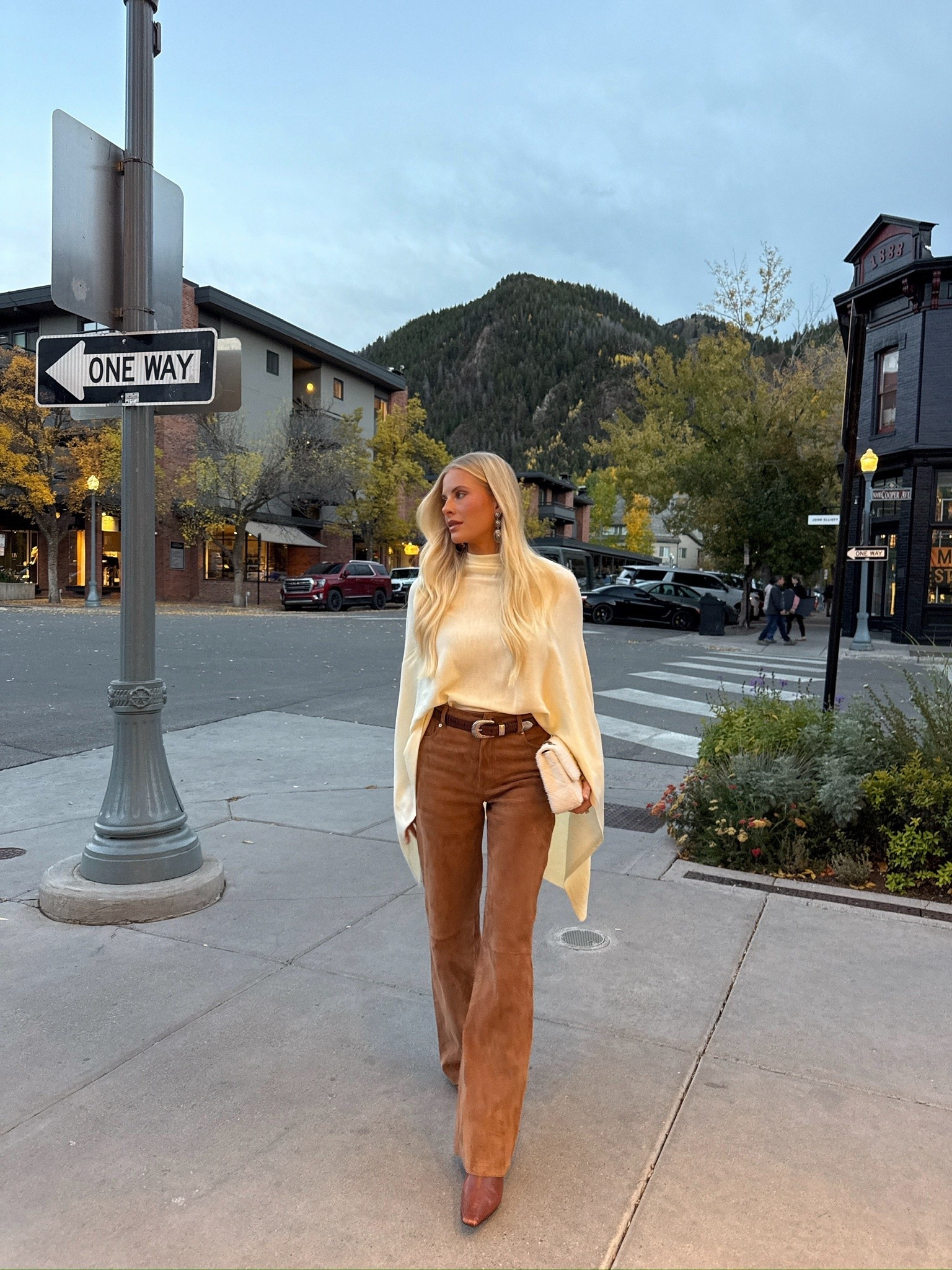 SIZE: top is one size, 4 in pants, linked similar in all!  #kathleenpost Dinner outfit, date night outfit, poncho top, fall trends, fall style

#LTKootd #LTKSeasonal