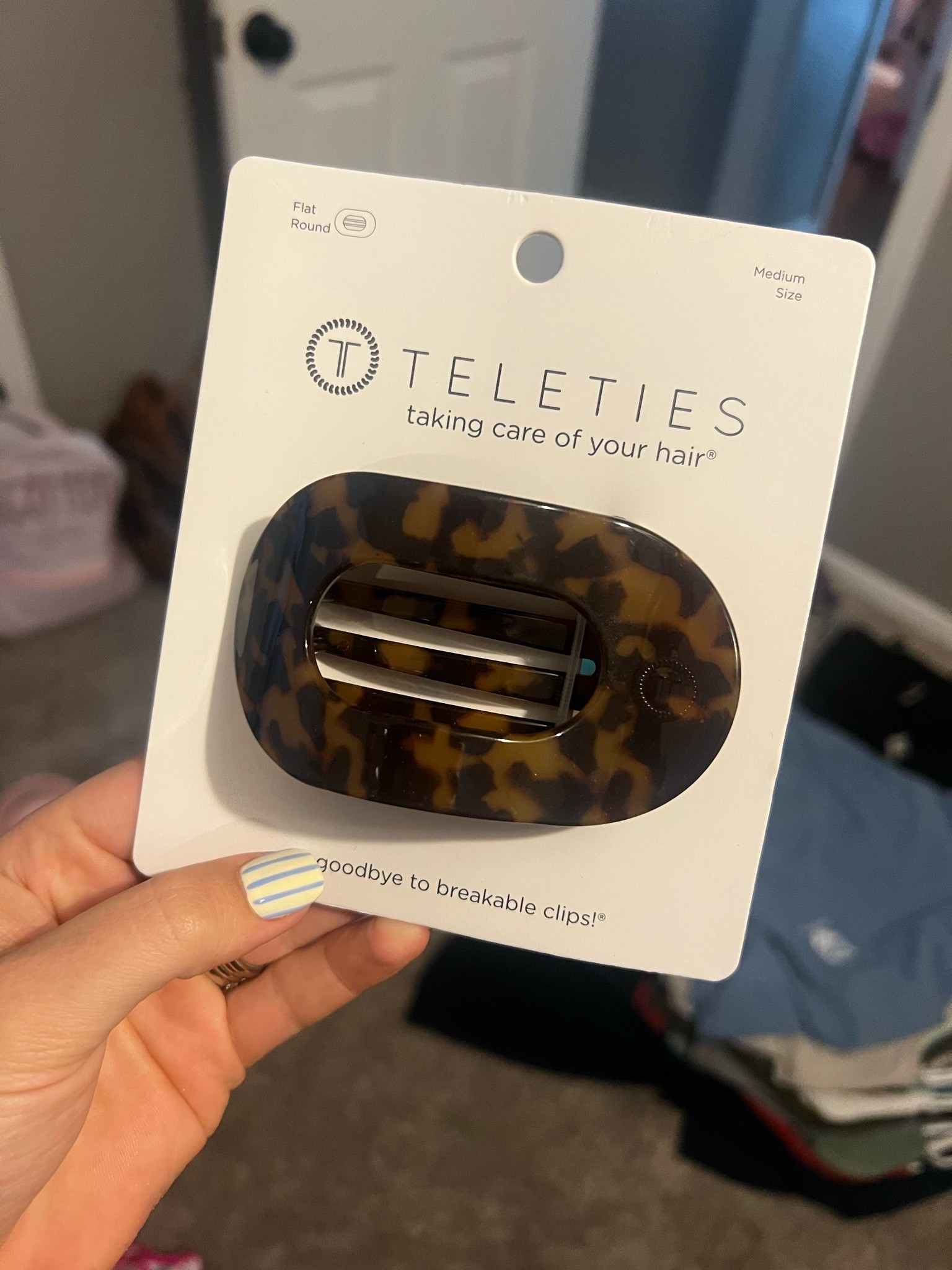 flat clip for brunette hair from amazon - holds really well!

#LTKmomlife #LTKSaleAlert #LTKBeauty