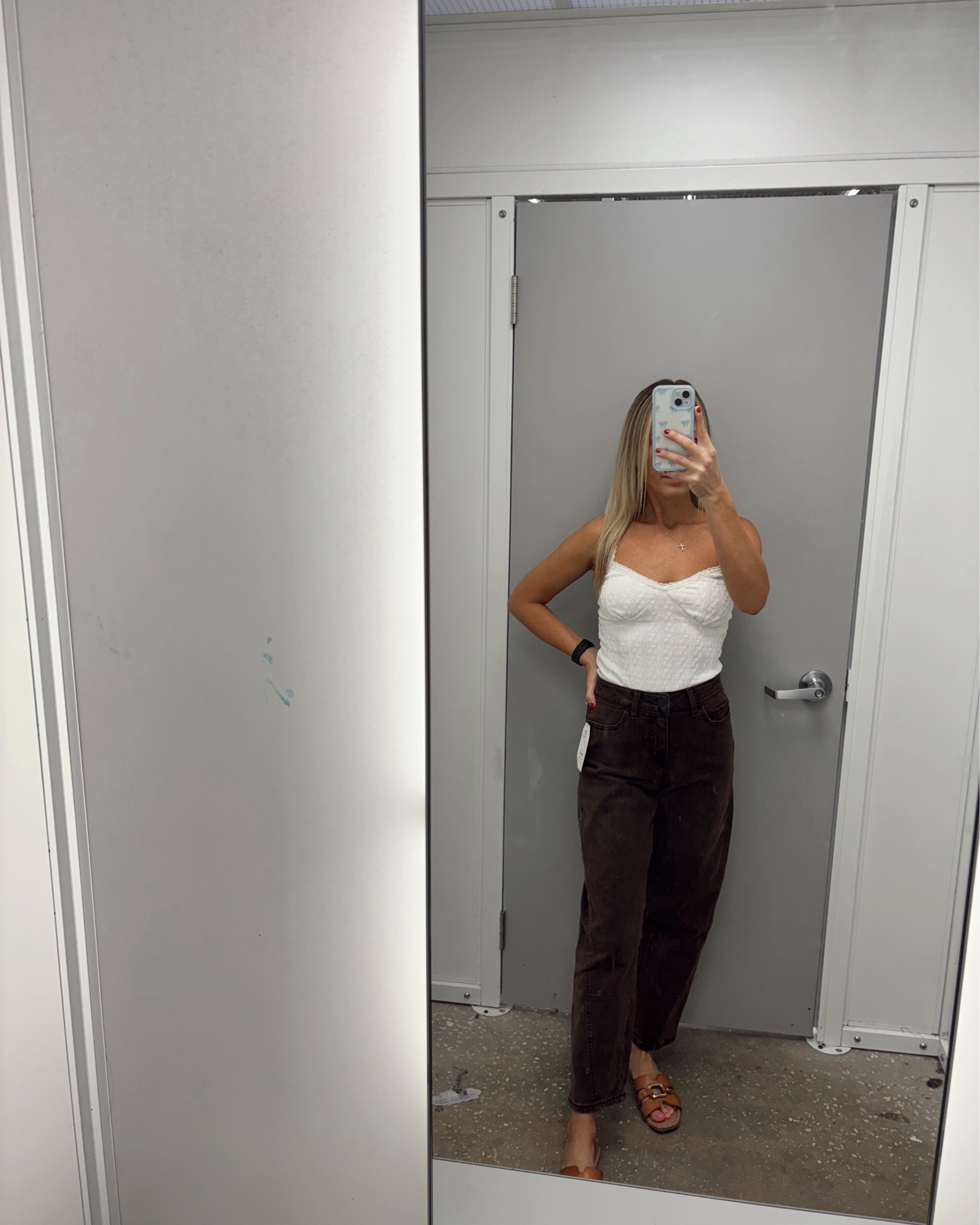 The cutest chocolate brown barrel
jeans! Perfect for fall! Wearing a size 2! 

#LTKStyleTip #LTKWorkwear #LTKFindsUnder50