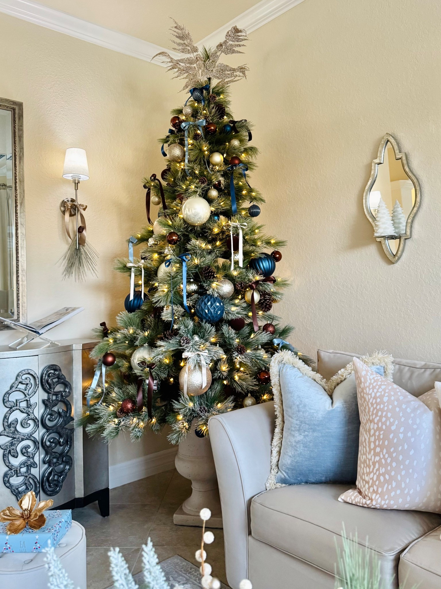 I love the simplicity of our Christmas tree! 🌲✨



#LTKHoliday #LTKSeasonal #LTKHome