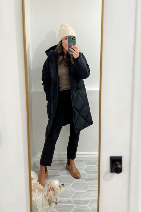 Size up in Chelsea boots. Jeans, long sleeve tee, coat tts. 



#LTKCyberweek #LTKshoecrush #LTKsalealert