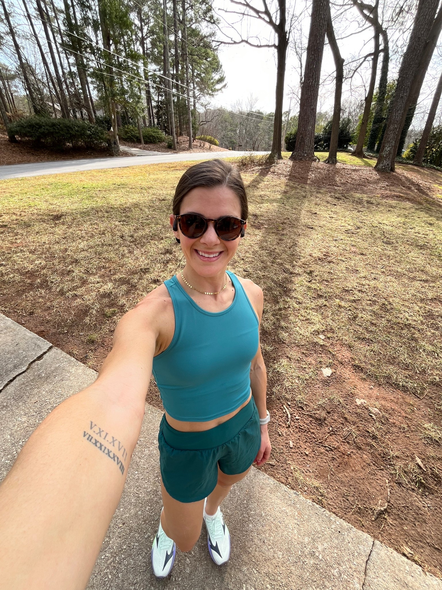 Monochromatic run fit 🏃🏽‍♀️ 
Wearing xs in too & small in shorts 

#LTKFindsUnder50 #LTKActive