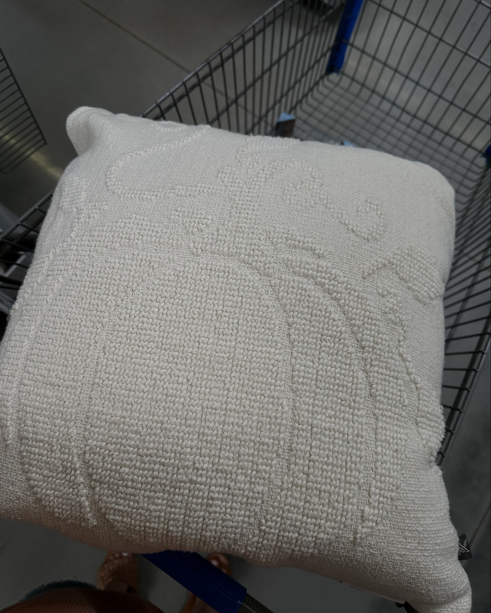 came across the cutest neutral pumpkin pillow with a (cover that’s removable)
+ fall clothes for little ones at walmart 🎃 




@Morgan.Speiser 
fall home decor, fall pillows, pumpkin pillow, kids clothes, Walmart finds, seasonal decor. 

#LTKHome #LTKSeasonal #LTKFallSale