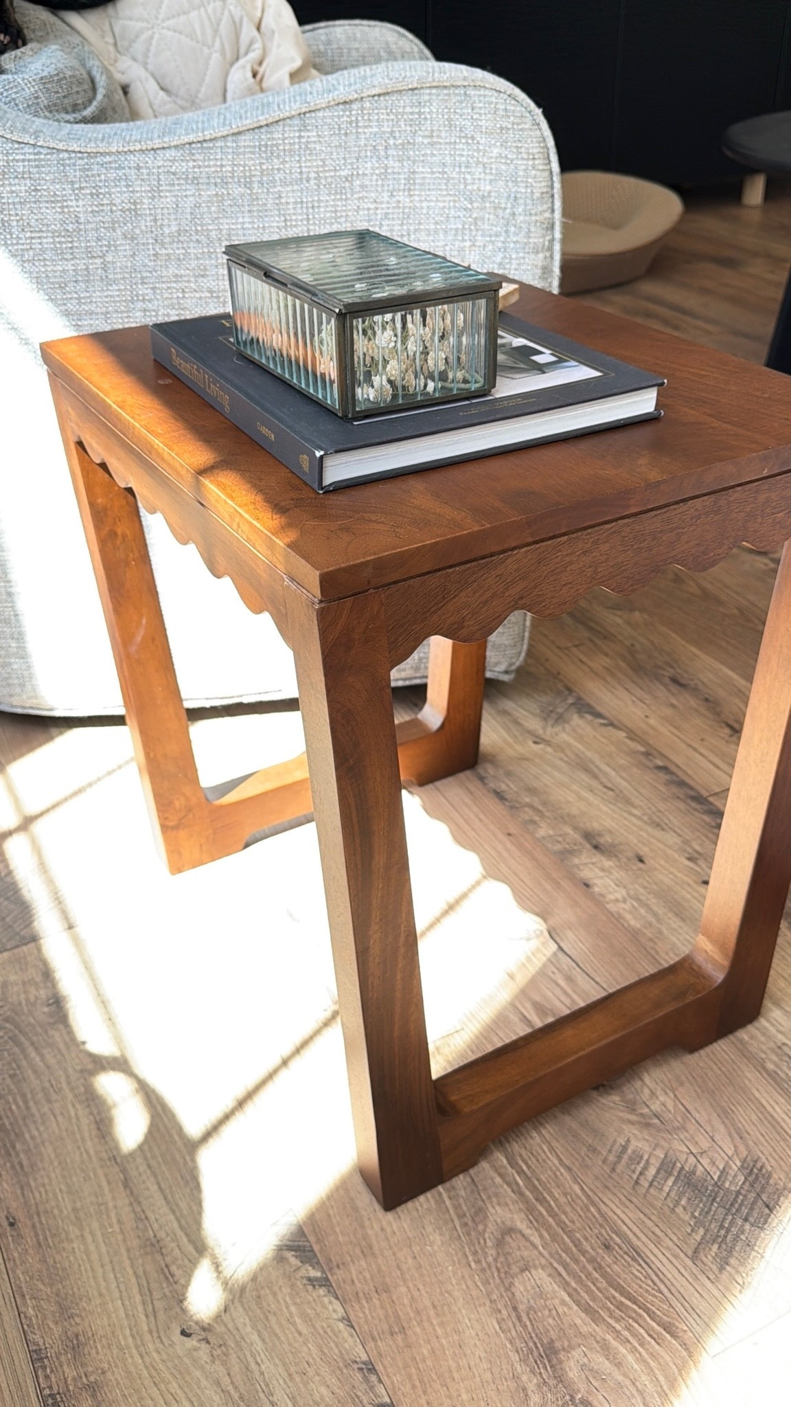The scallop detail on this side table is so pretty.

#LTKHome