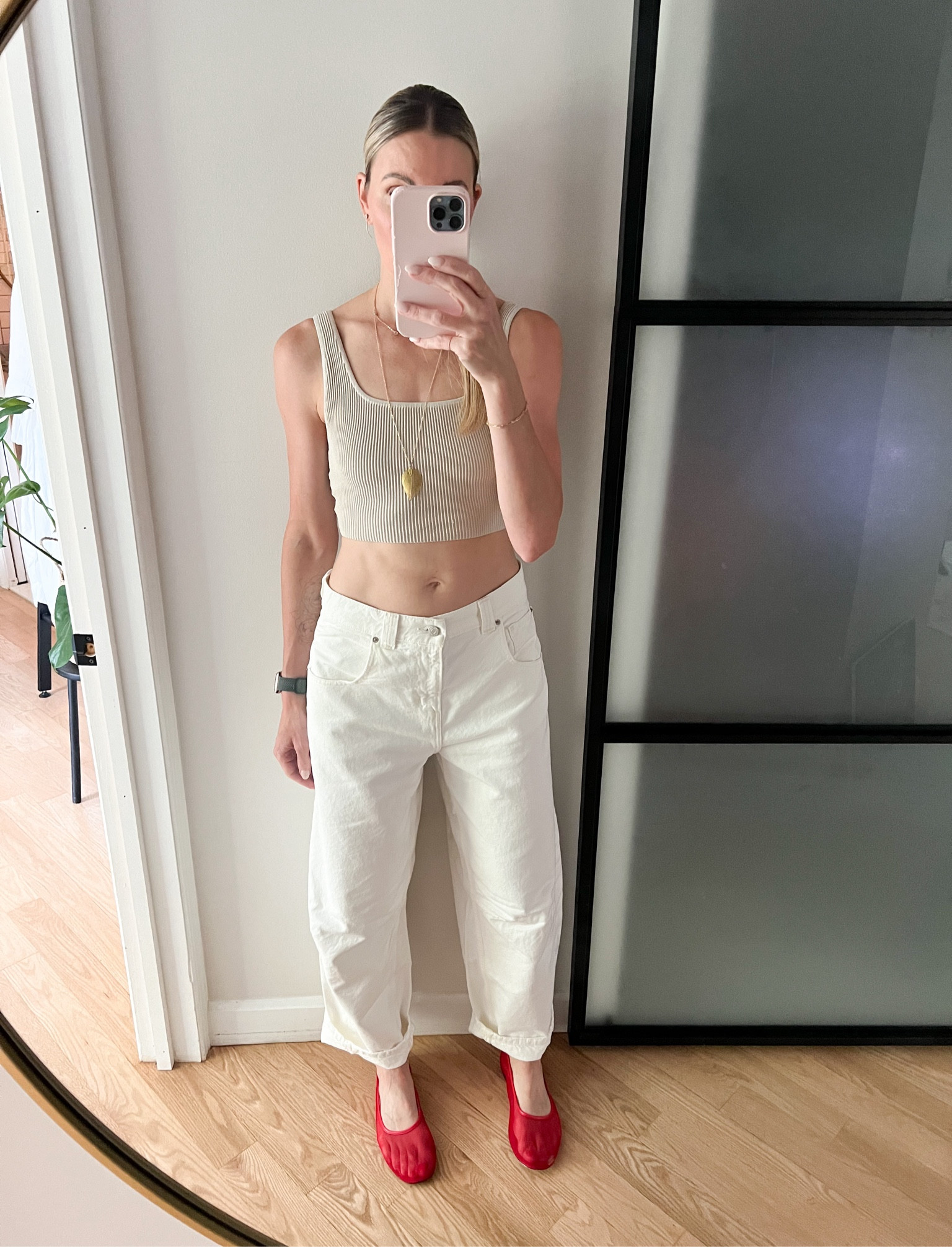 Monochrome with a pop 💥 Urban Outfitter oversized barrel leg pant 

#LTKOver40