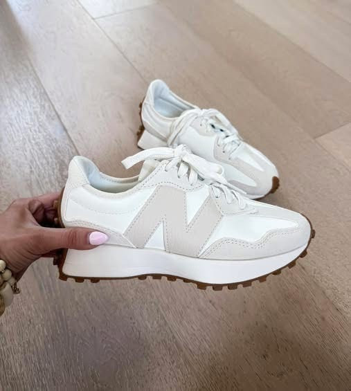 New balance 327 sale

TTS for me

#LTKSaleAlert #LTKActive