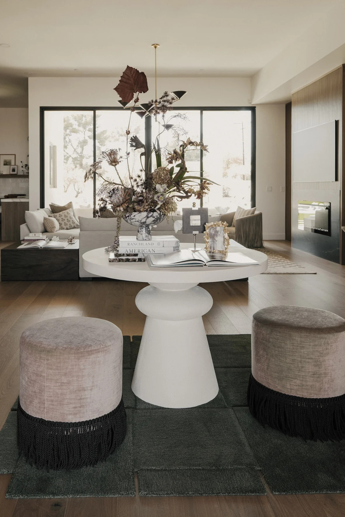 Lupita White 42" Round Dinette Table | THELIFESTYLEDCO