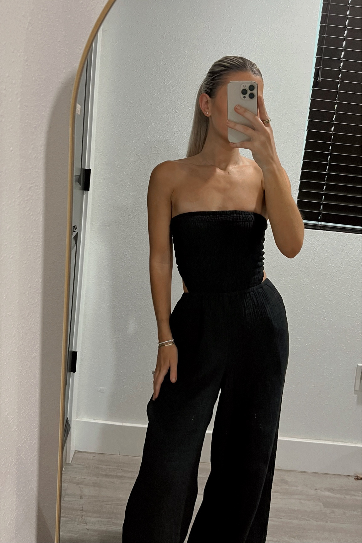 Best jumpsuit for the pool or out to dinner! #aerie #jumpsuit #summeroutfit 