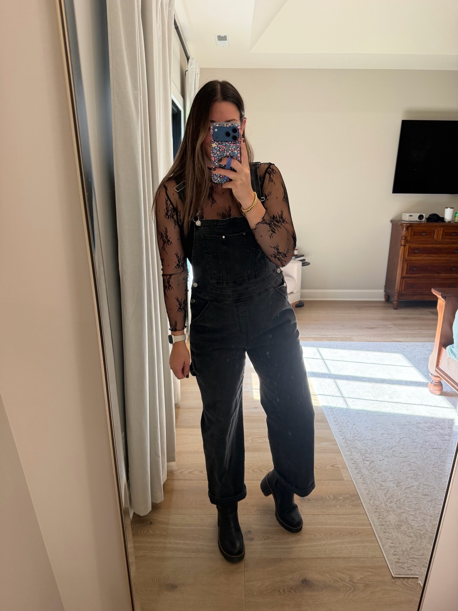 Black outfit // fall fashion // lace top and overalls