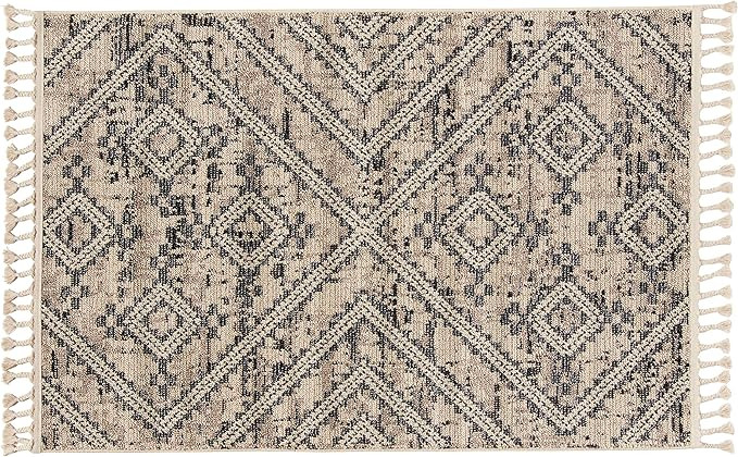 nuLOOM Amia Modern Tribal Area Rug, 4x6, Beige | Amazon (US)