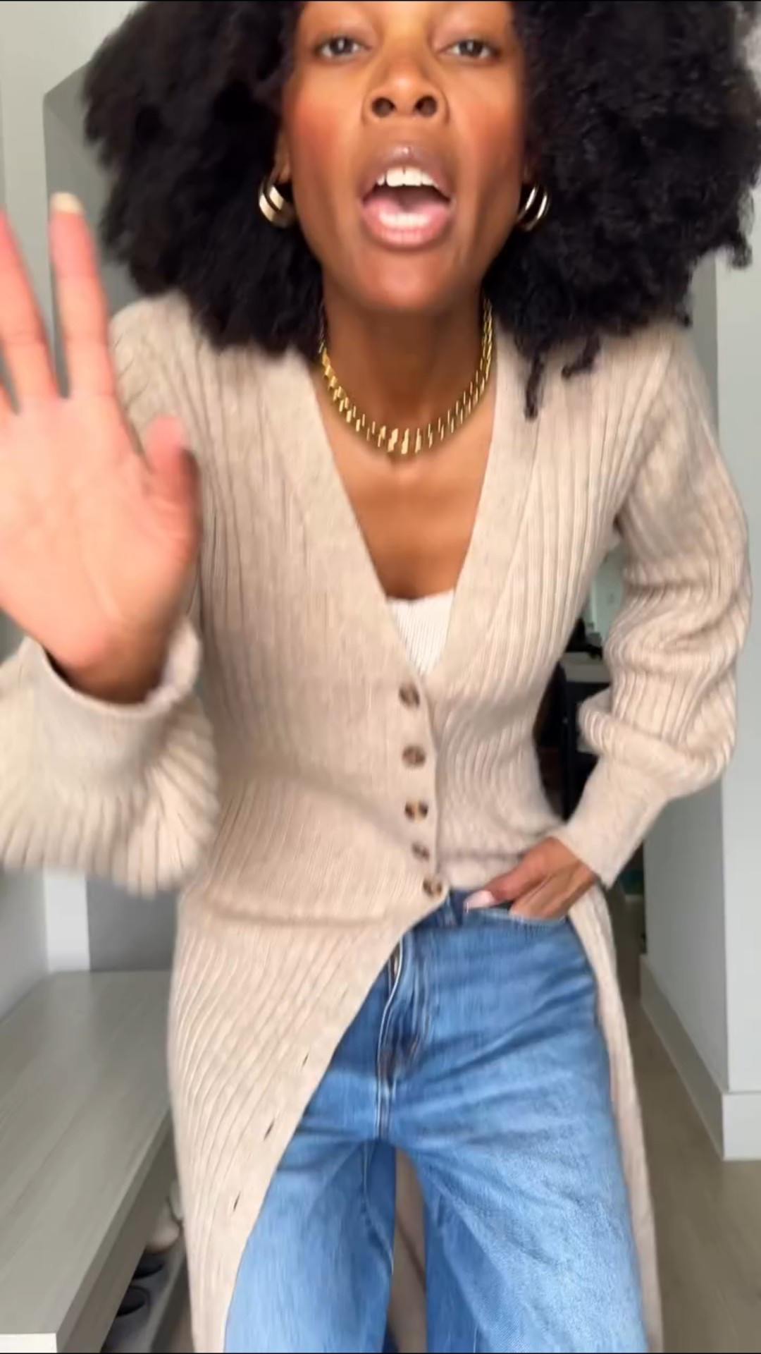 This Amazon cardigan actually surprised me.
Soft, easy to throw on, and somehow works for errands, WFH, and casual nights out. Safe to say this one stays in rotation.
#amazonfinds
#amazonfashion
#cozyoutfits
#winterwear 
#everydaywear

#LTKootd #LTKFindsUnder50 #LTKgrwm