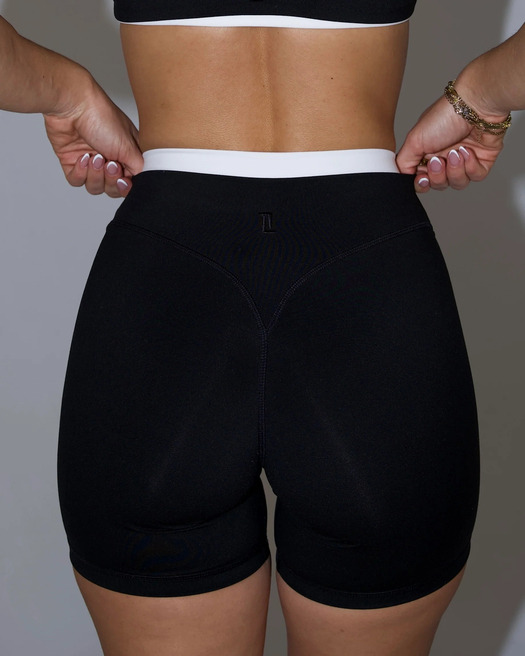 Layered Sculpt Short - Black & White | Liaison the Label