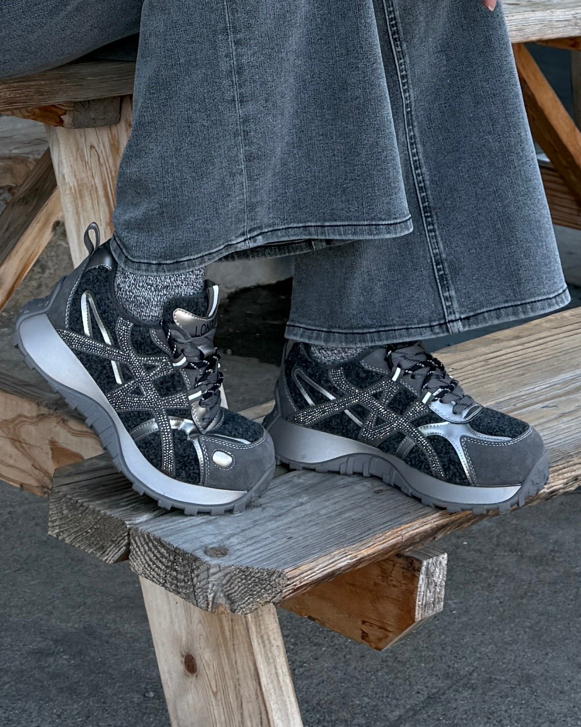 Use code DAWN15 on the coolest sneakers for fall! #sneakers #silver #gray #shoetrends #trending

#LTKSaleAlert #LTKSeasonal #LTKActive