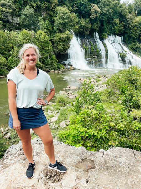 Chasing waterfalls in the the comfiest tee and my fav workout skirt!


#LTKfit