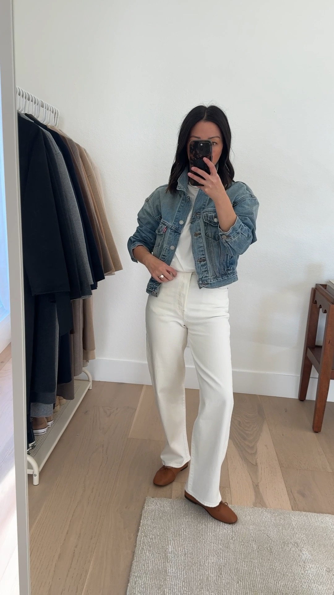 90’s cropped trucker jacket. Drop shoulders, boxy - this is perfect! Runs tts, but I sized up to a small for extra room. @levis #LevisLTKPartner



#LTKPetite #LTKmomlife