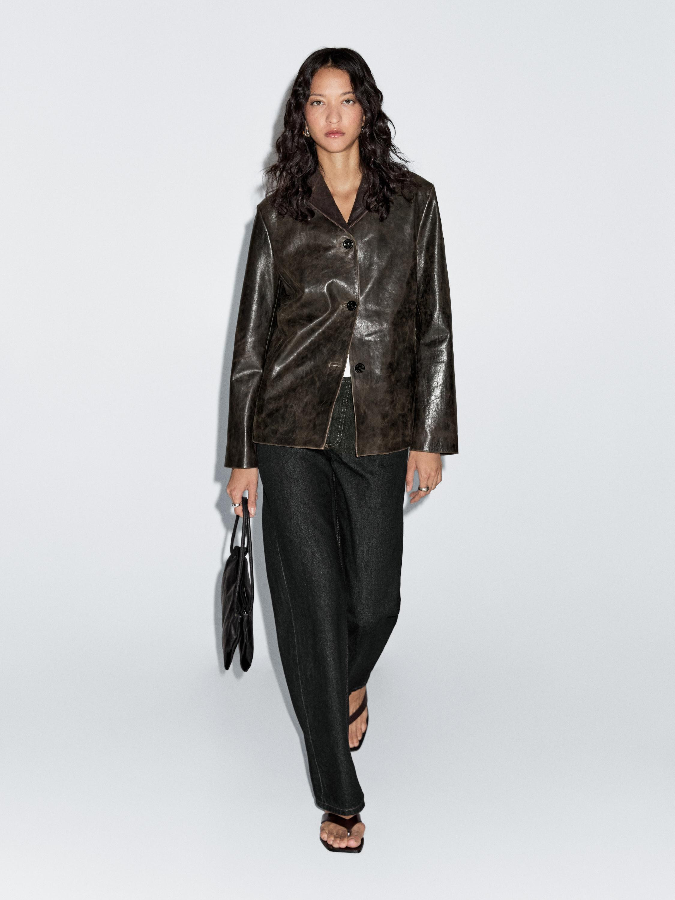 Blazer made of sheepskin with a nappa finish. Lapel collar. Long sleeves. Aged finish. Three-butt... | Massimo Dutti UK