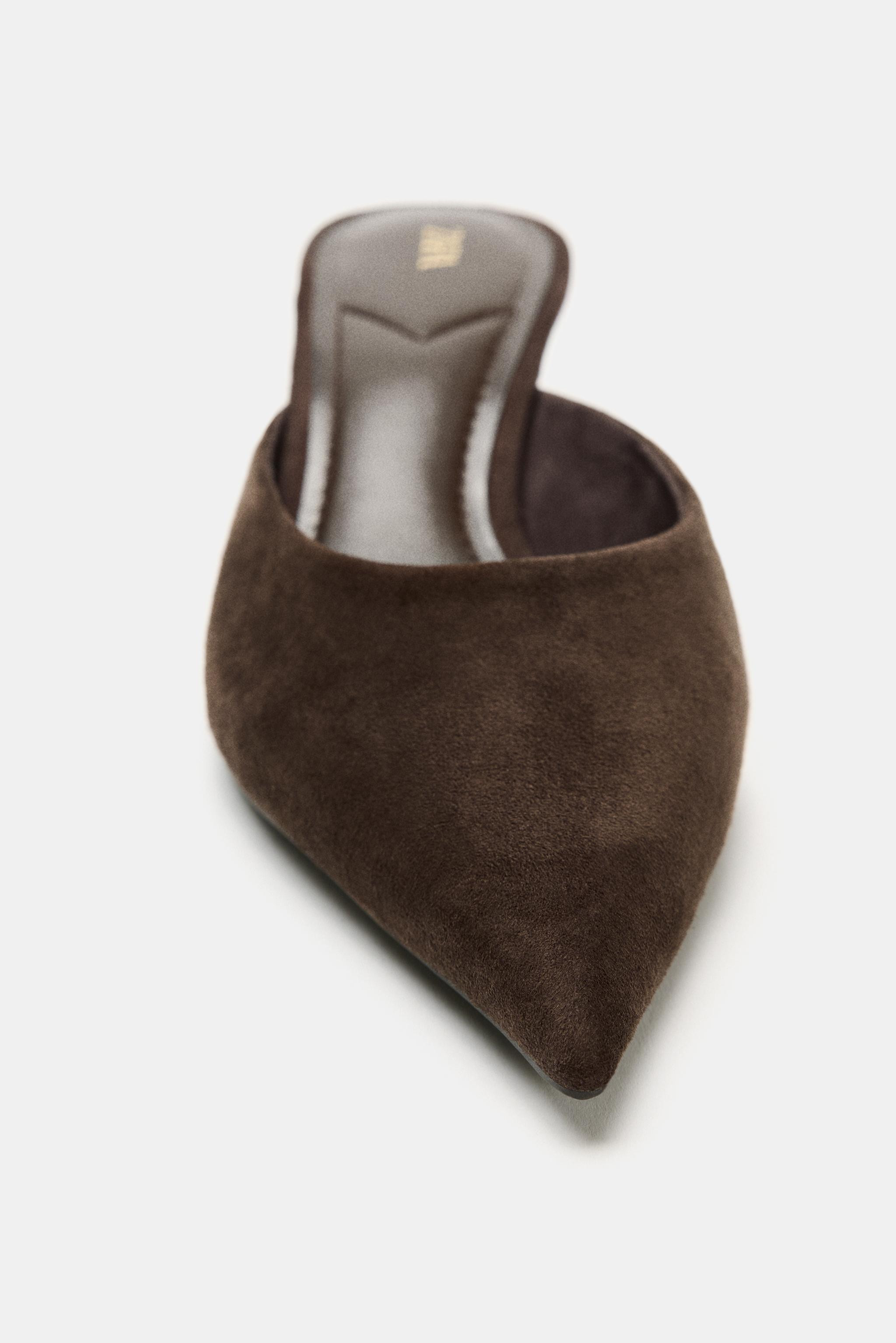 Suede mule-style shoes. Kitten stiletto heel. Pointed toe.Heel height: 5 cm. / 1.9″ | Zara FR