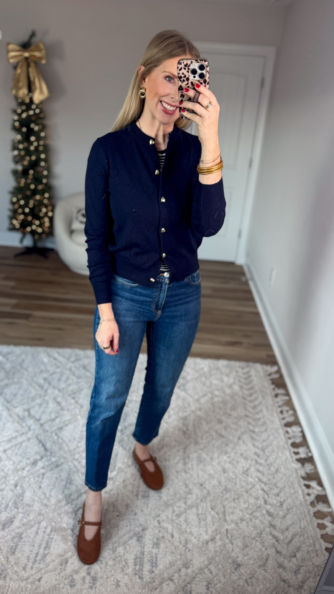 Weekend Walmart Wins try-on
Heart cardigan- small
Ankle jeans- 4

#LTKFindsUnder50 #LTKootd